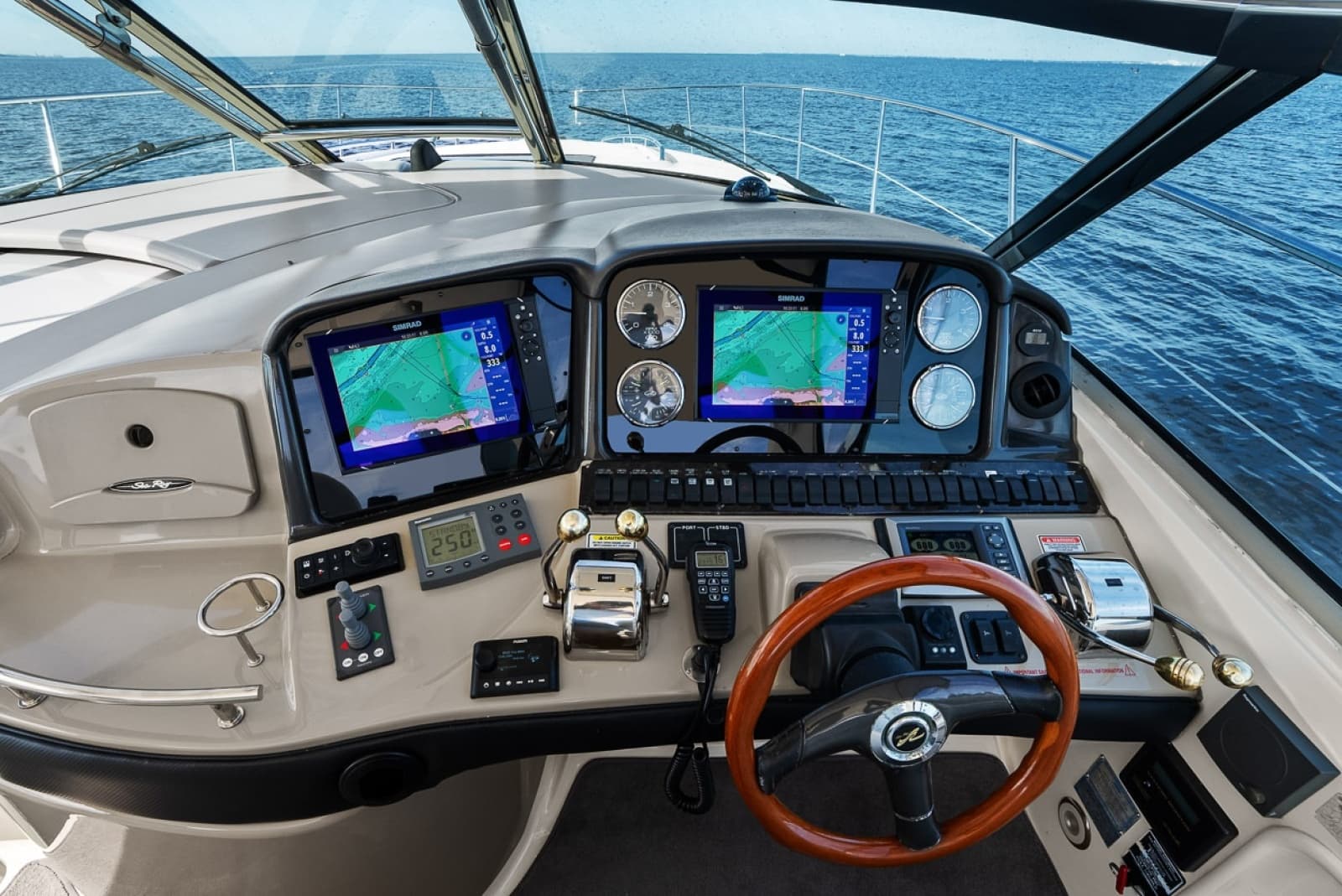 2005 Sea Ray 420 Sundancer - Photo 3