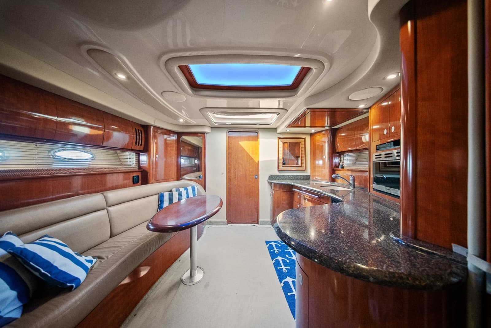2005 Sea Ray 420 Sundancer - Photo 4