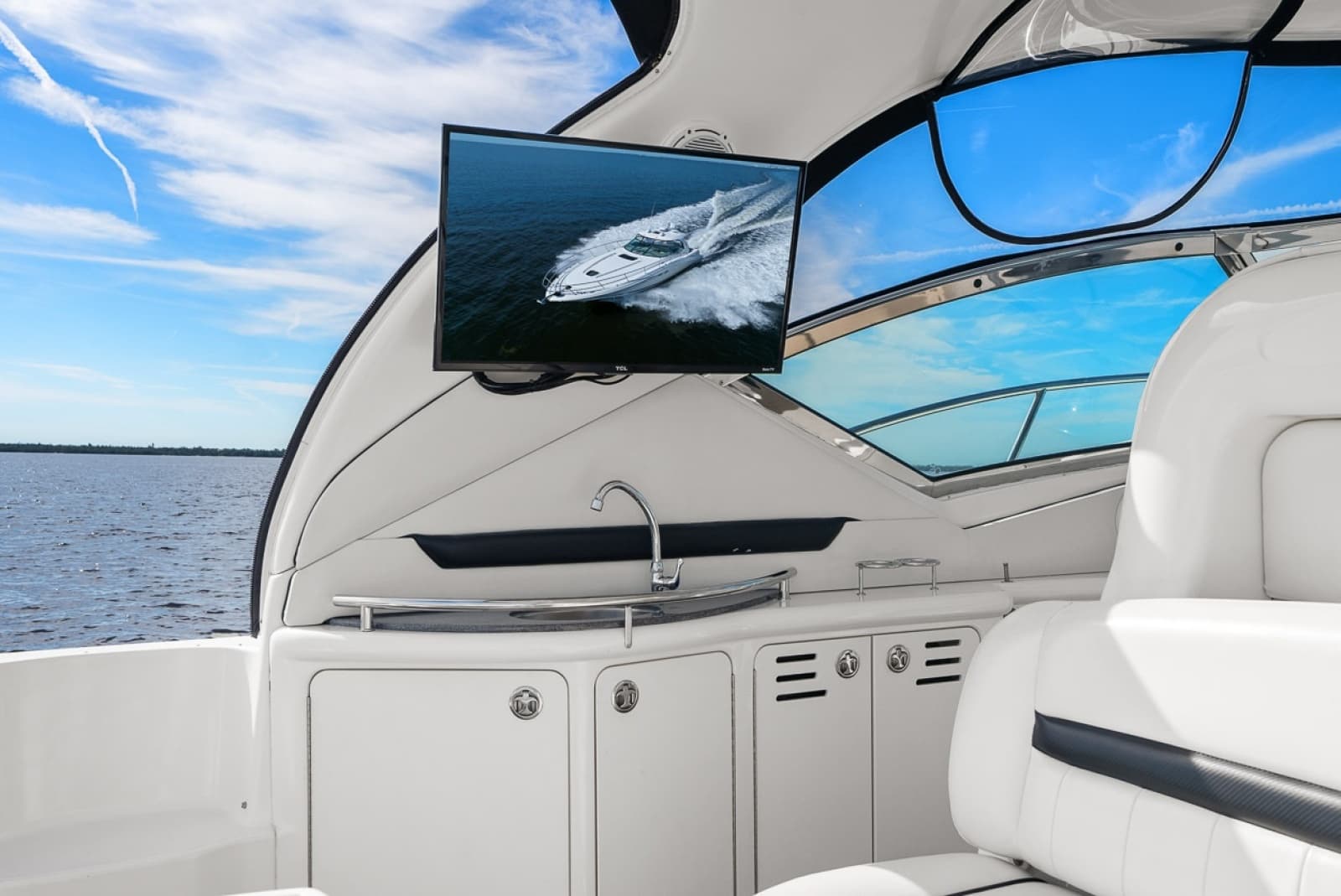 2005 Sea Ray 420 Sundancer - Photo 26