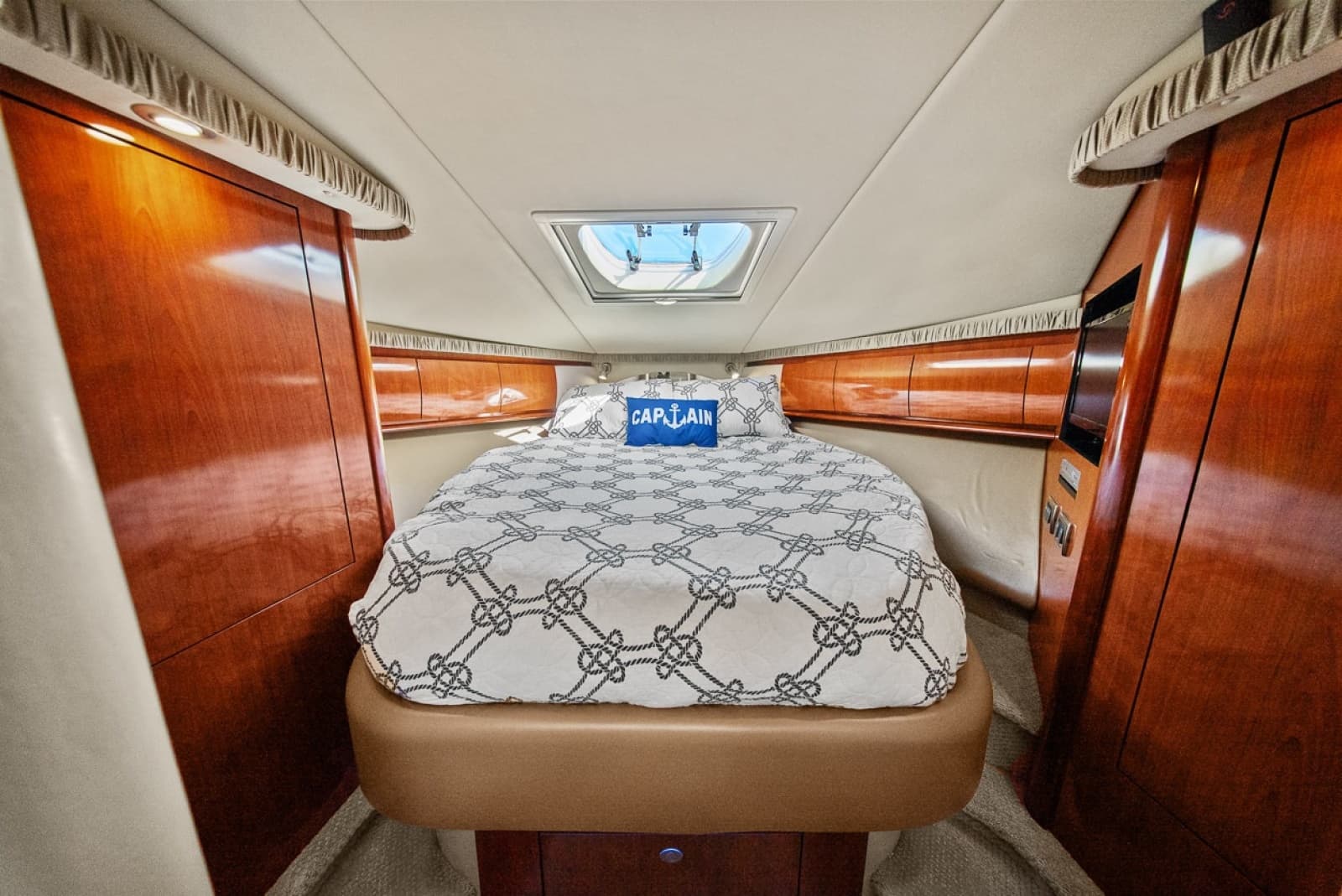 2005 Sea Ray 420 Sundancer - Photo 10