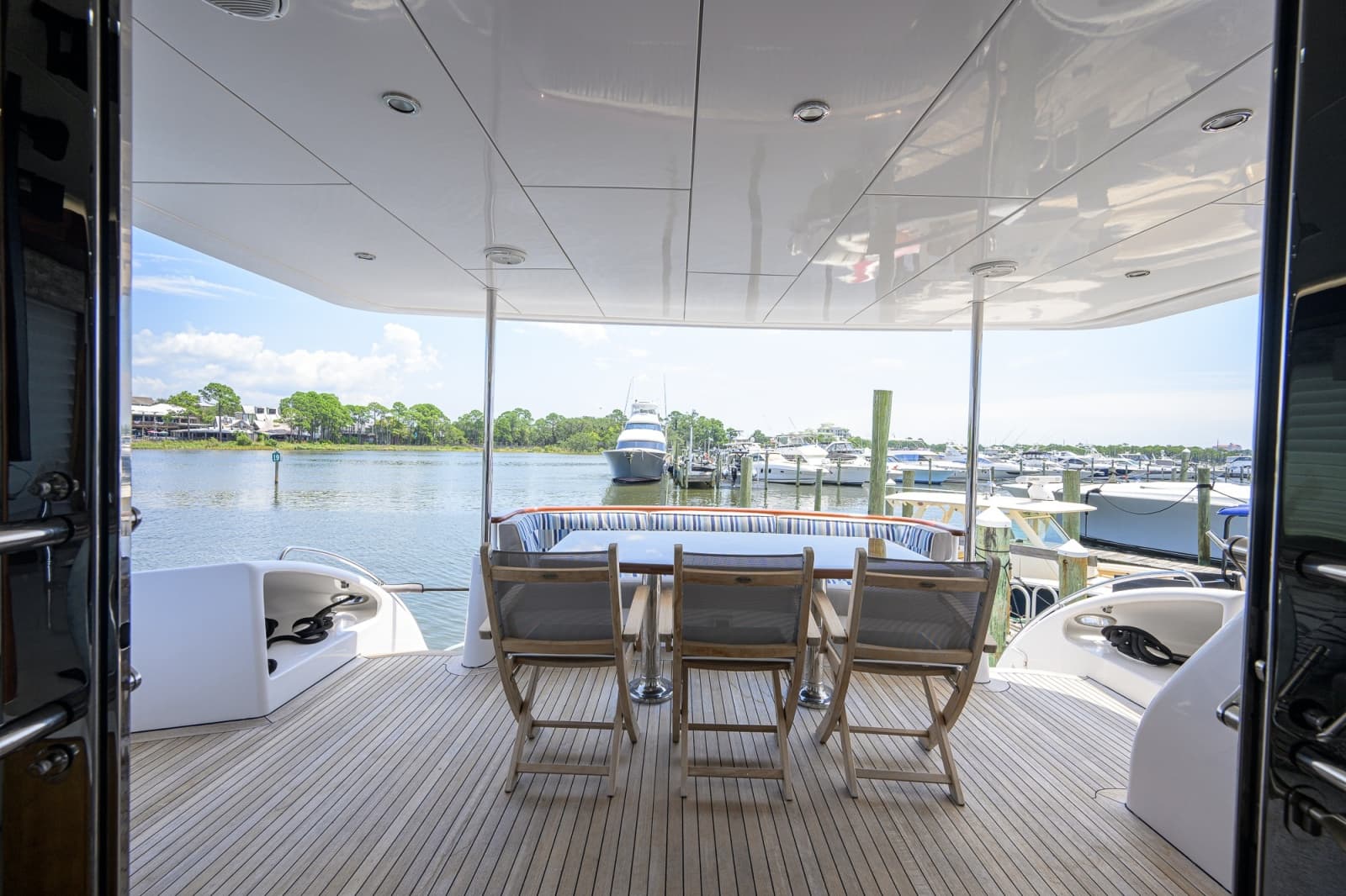 2013 Hatteras 80 Motor Yacht - Photo 94