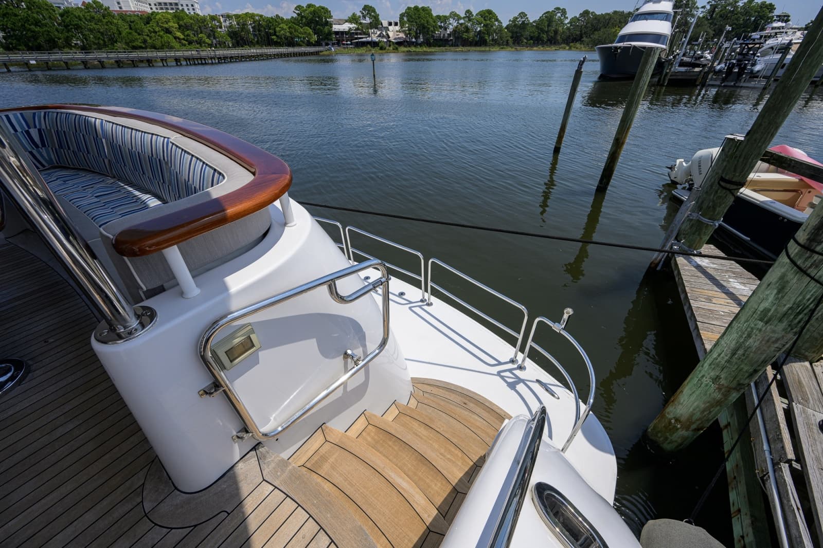 2013 Hatteras 80 Motor Yacht - Photo 90