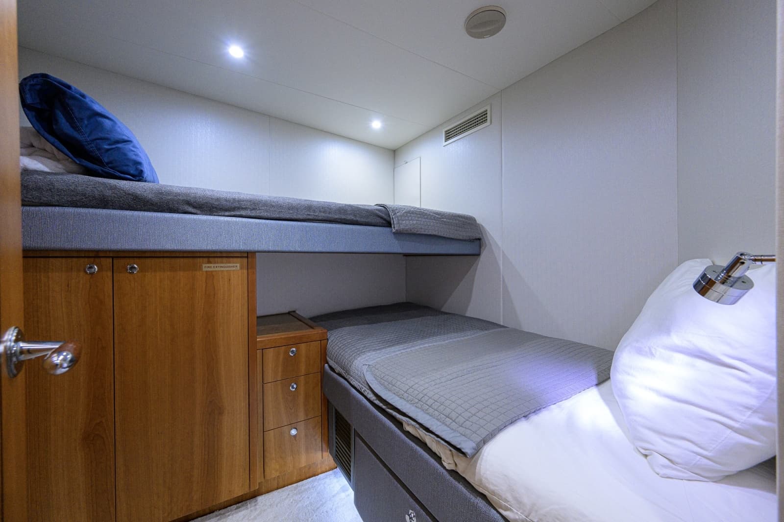 2013 Hatteras 80 Motor Yacht - Photo 82