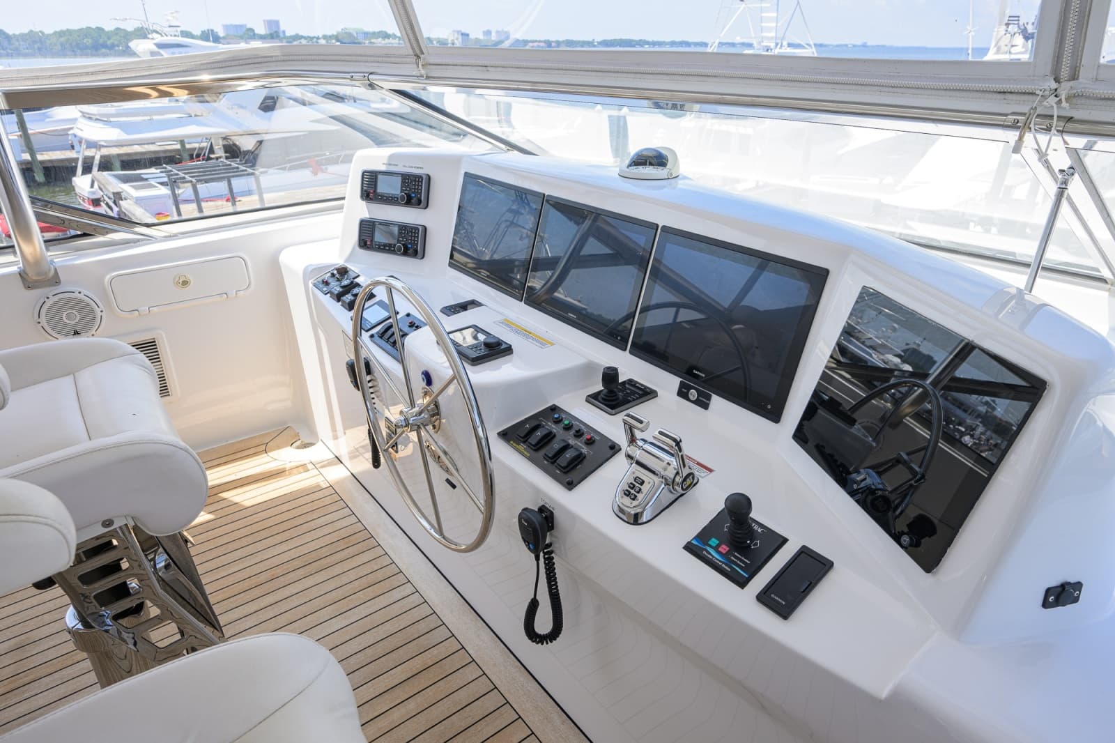 2013 Hatteras 80 Motor Yacht - Photo 125