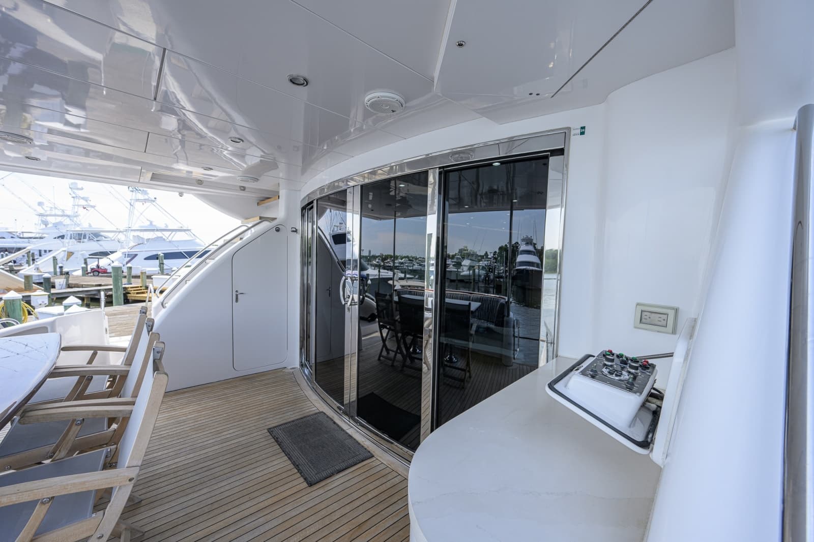 2013 Hatteras 80 Motor Yacht - Photo 99