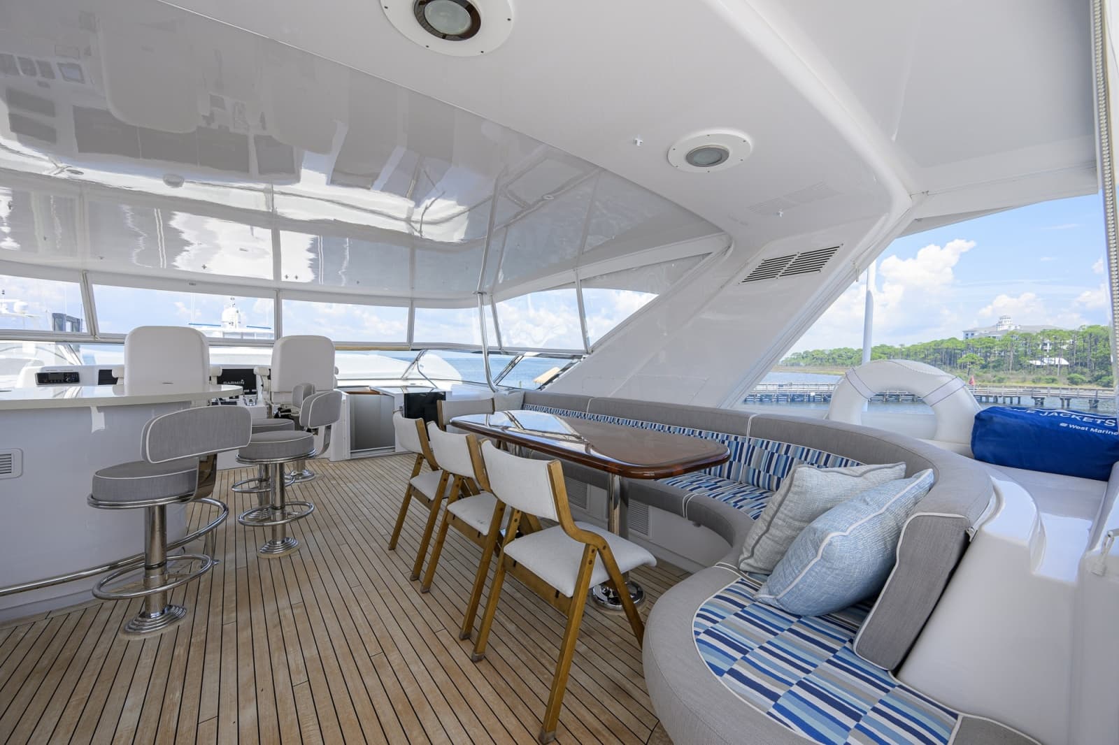 2013 Hatteras 80 Motor Yacht - Photo 112