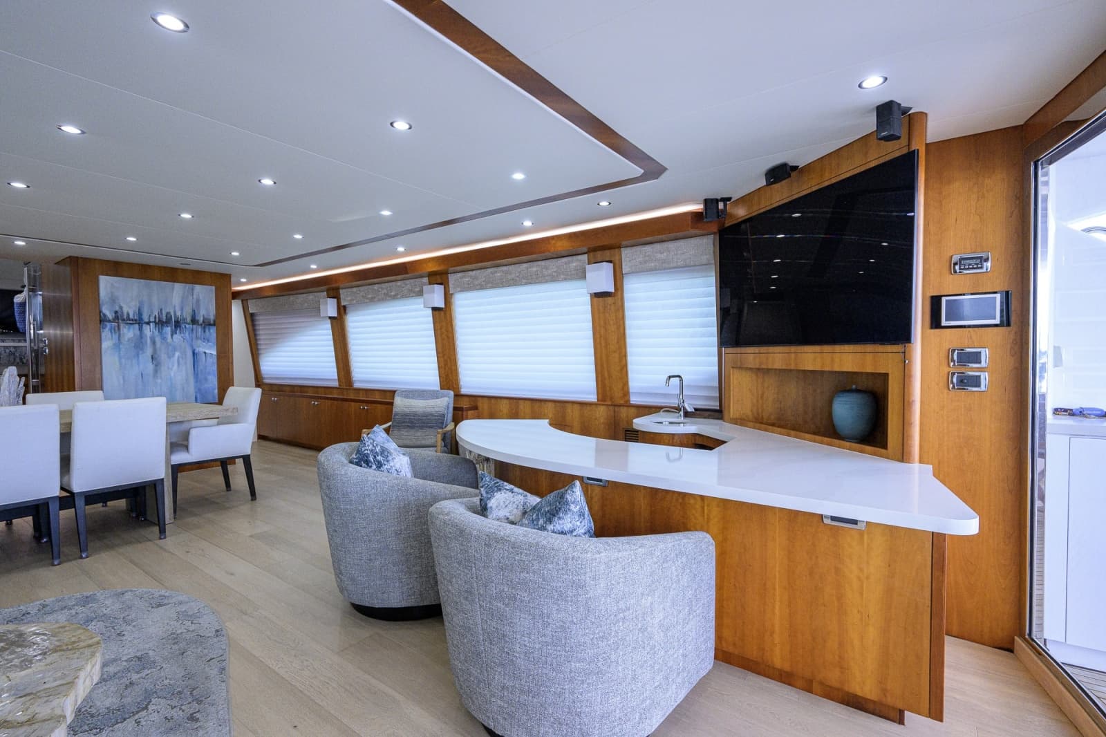 2013 Hatteras 80 Motor Yacht - Photo 12