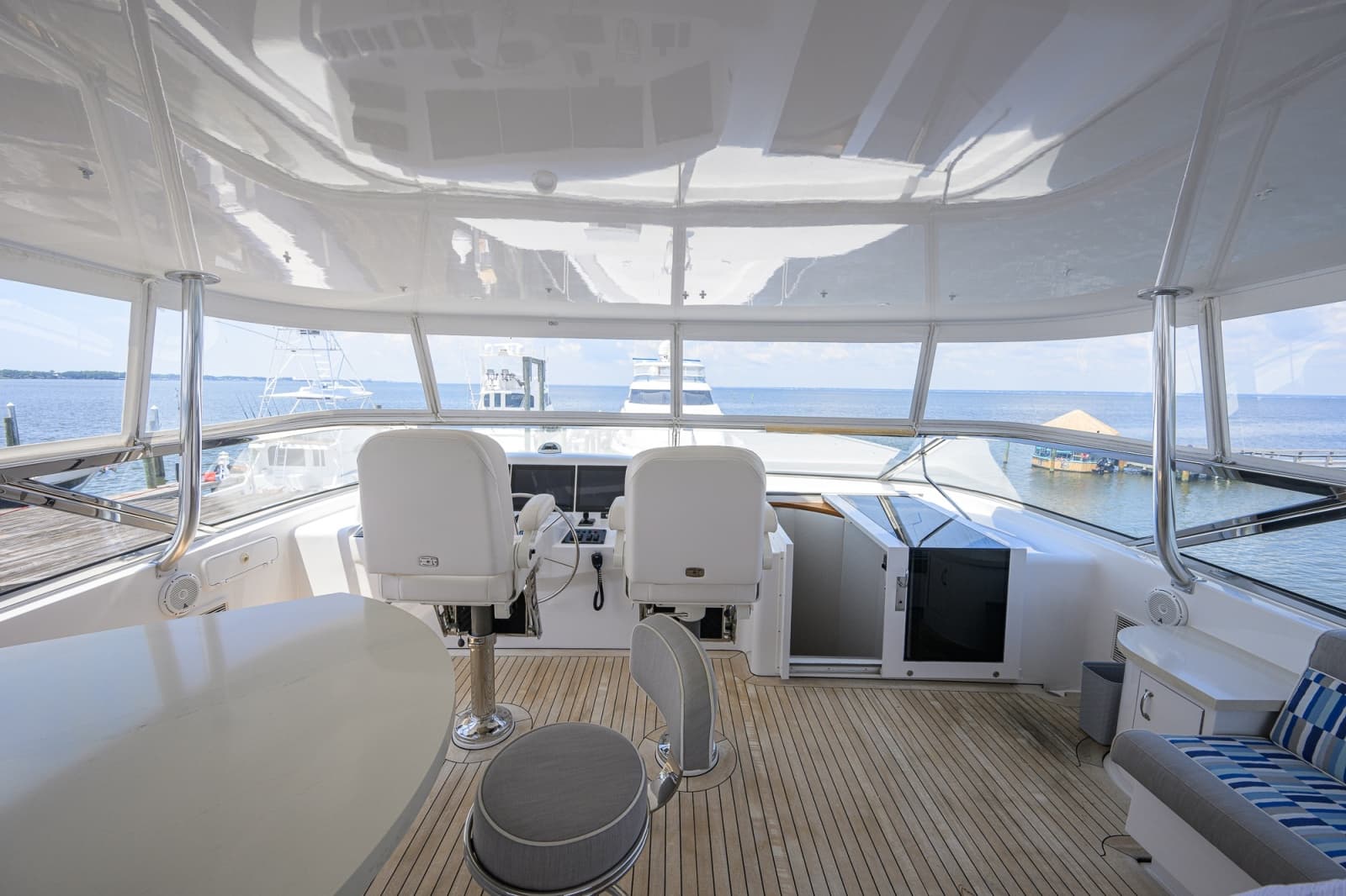 2013 Hatteras 80 Motor Yacht - Photo 122