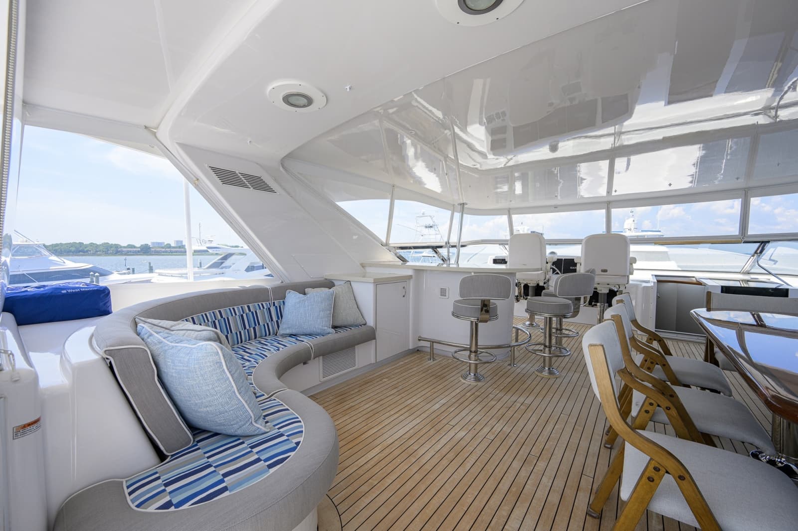 2013 Hatteras 80 Motor Yacht - Photo 113
