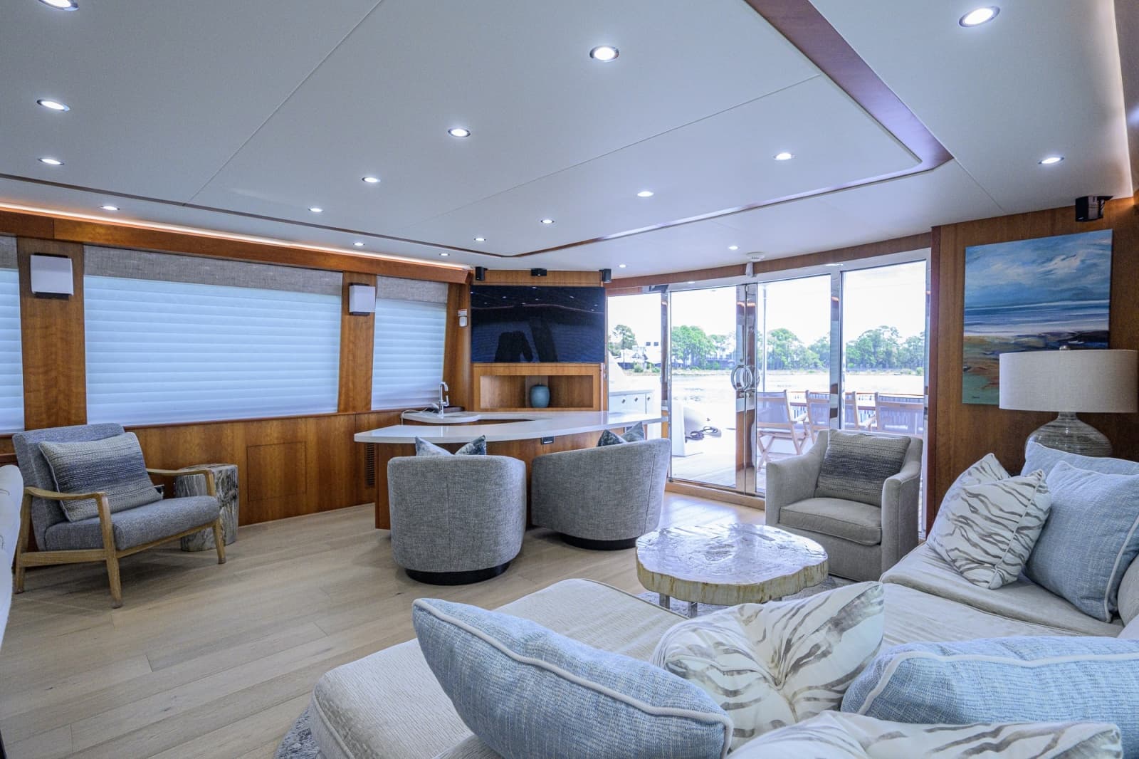 2013 Hatteras 80 Motor Yacht - Photo 10