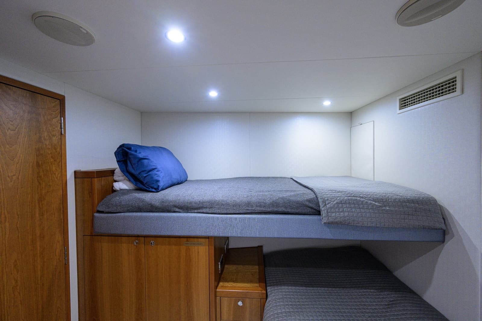 2013 Hatteras 80 Motor Yacht - Photo 83
