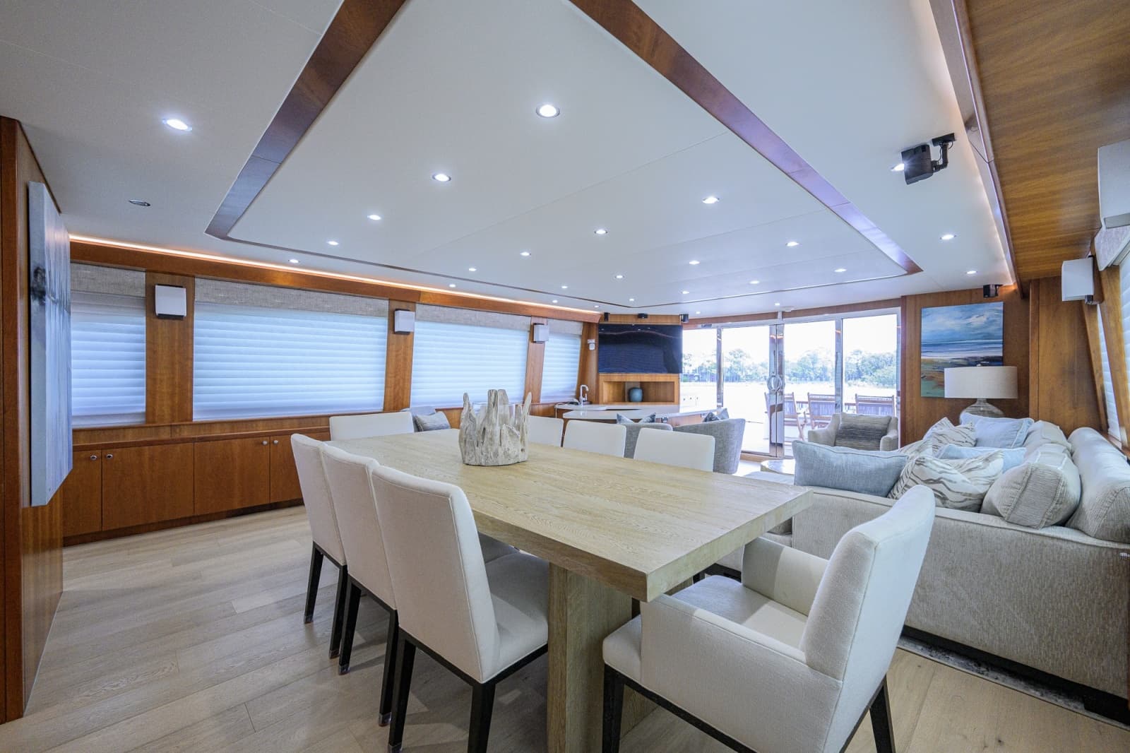 2013 Hatteras 80 Motor Yacht - Photo 22