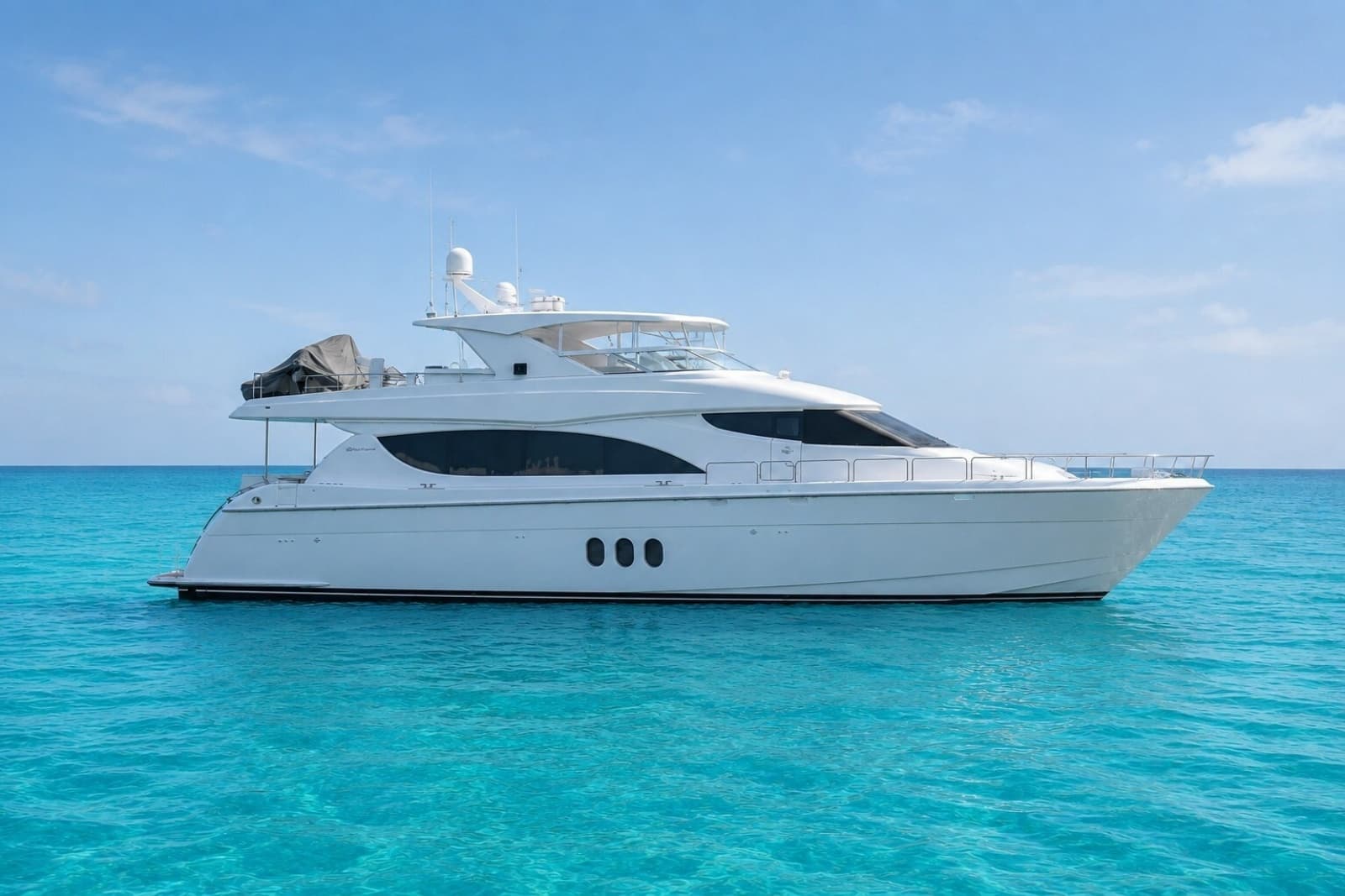 2013 Hatteras 80 Motor Yacht - Photo 2
