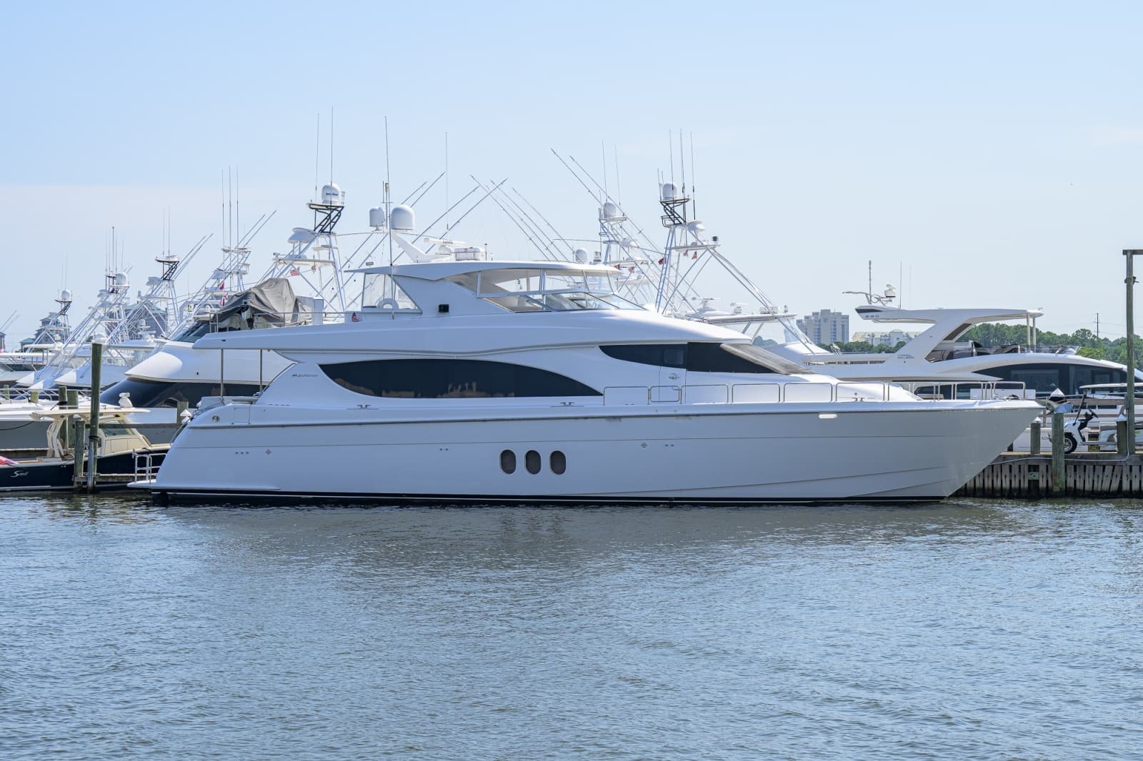 2013 Hatteras 80 Motor Yacht - Photo 6