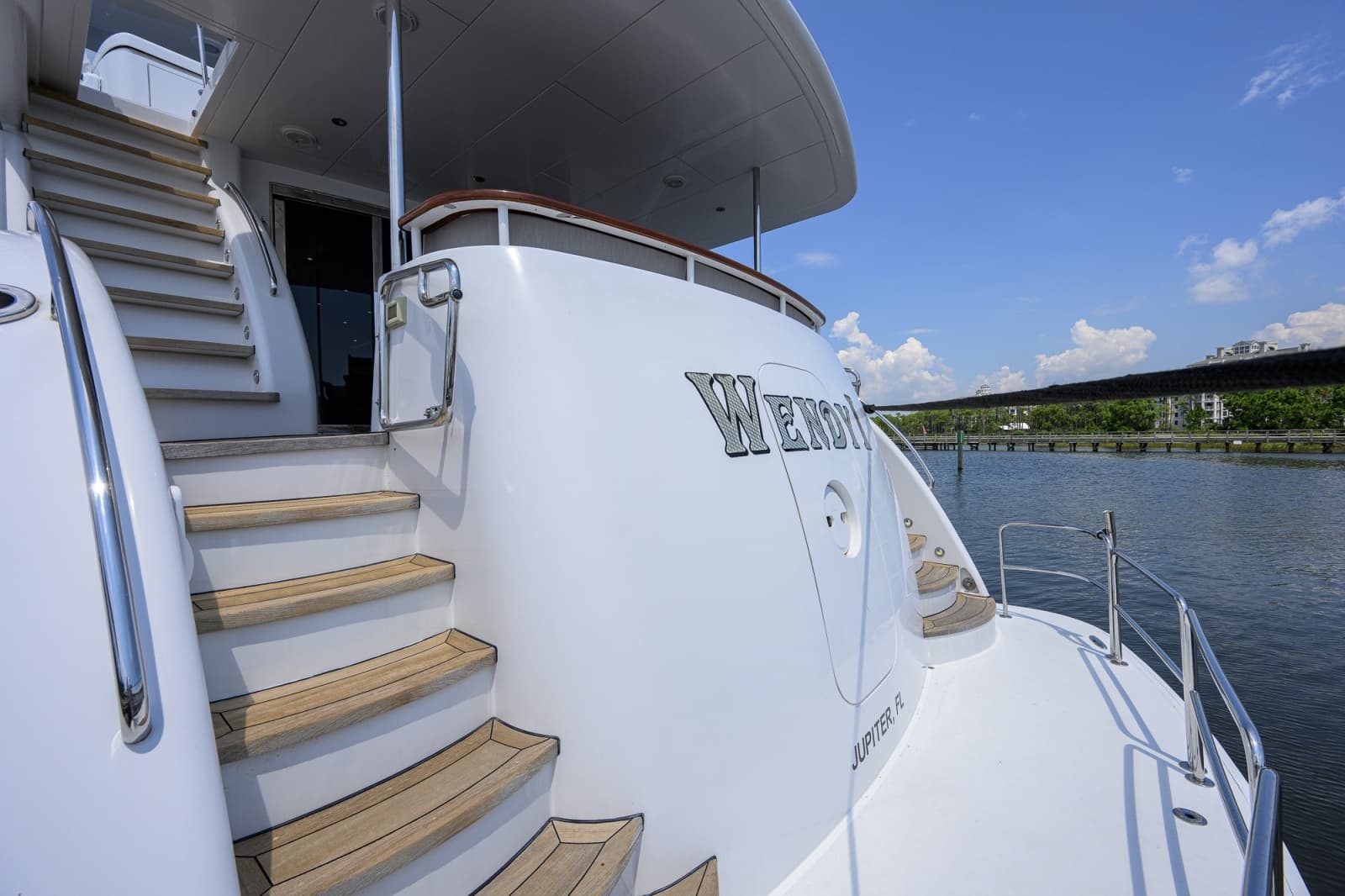 2013 Hatteras 80 Motor Yacht - Photo 91
