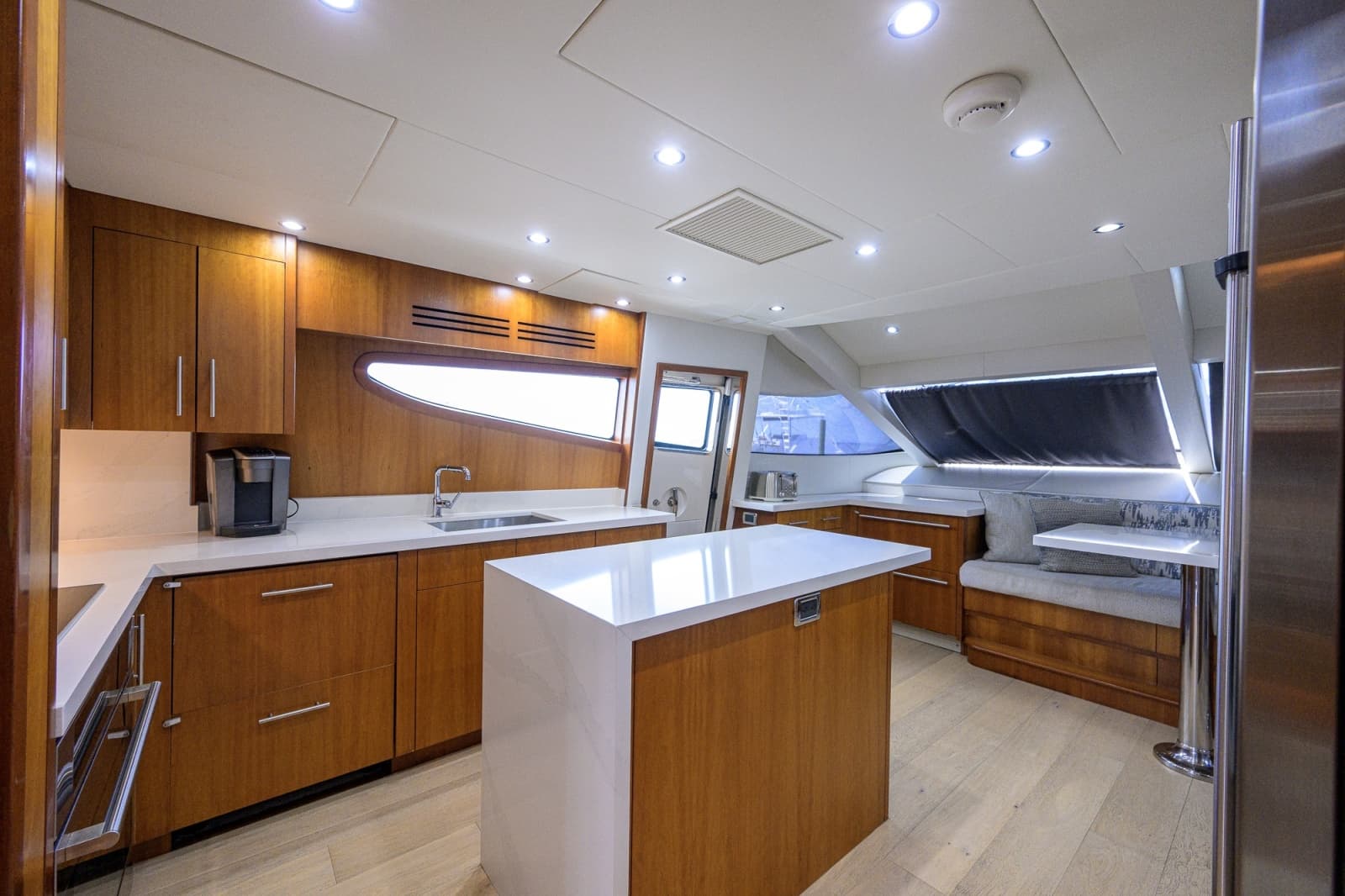 2013 Hatteras 80 Motor Yacht - Photo 26