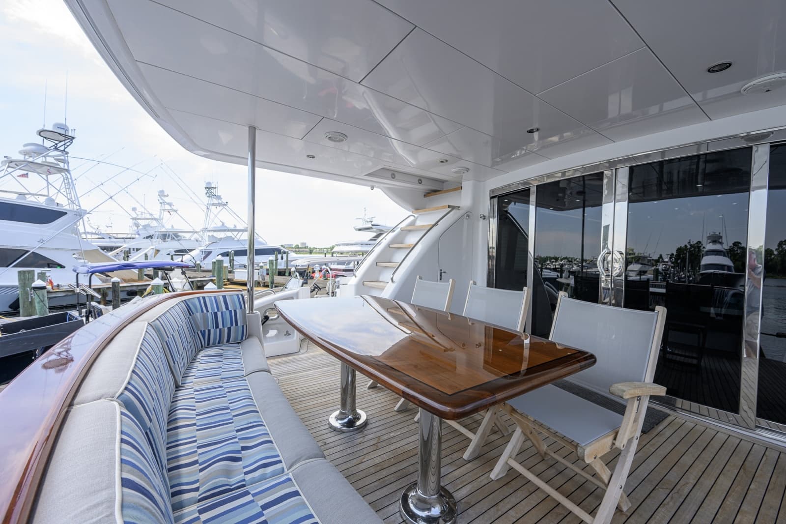 2013 Hatteras 80 Motor Yacht - Photo 98