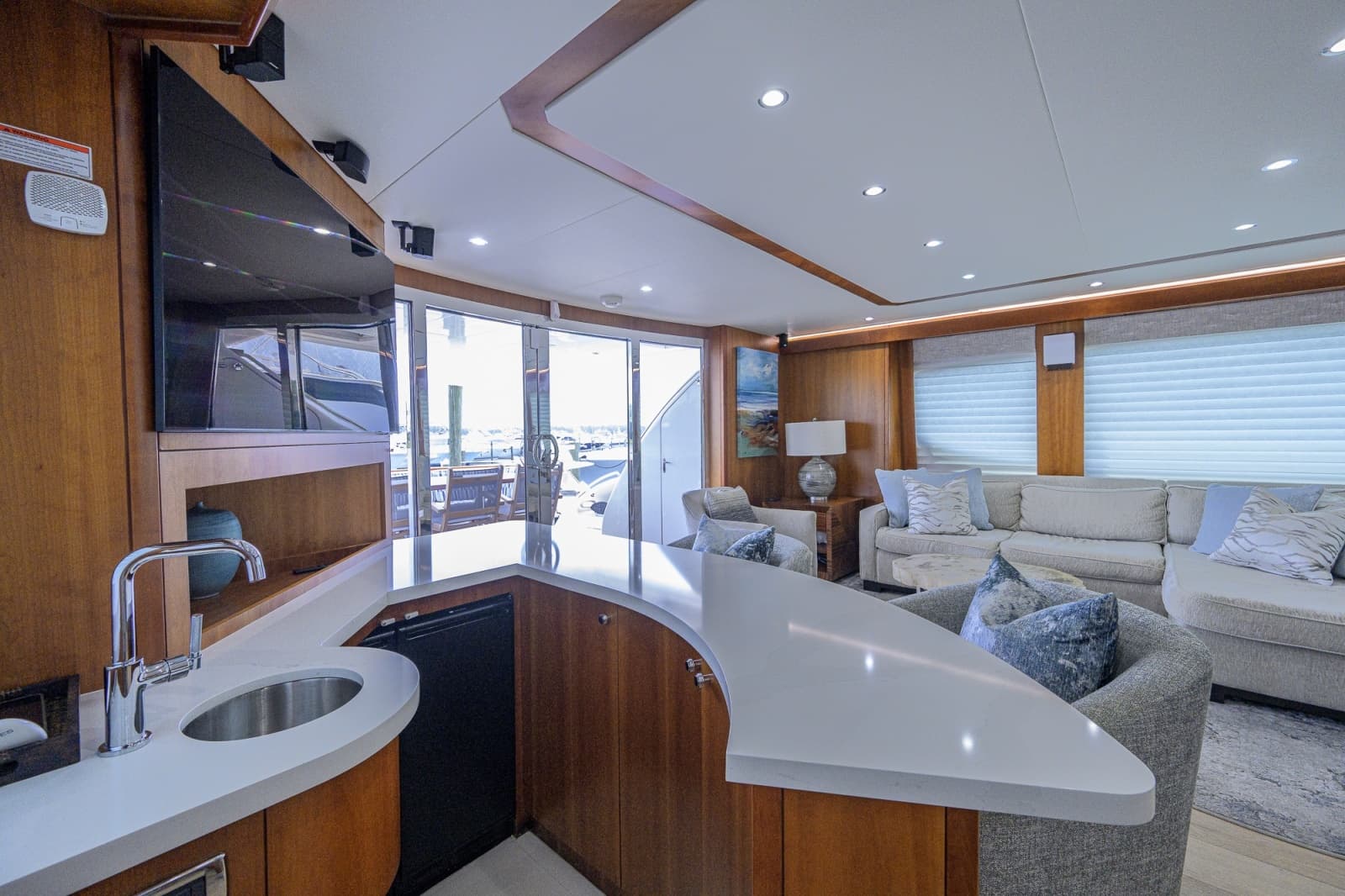 2013 Hatteras 80 Motor Yacht - Photo 13