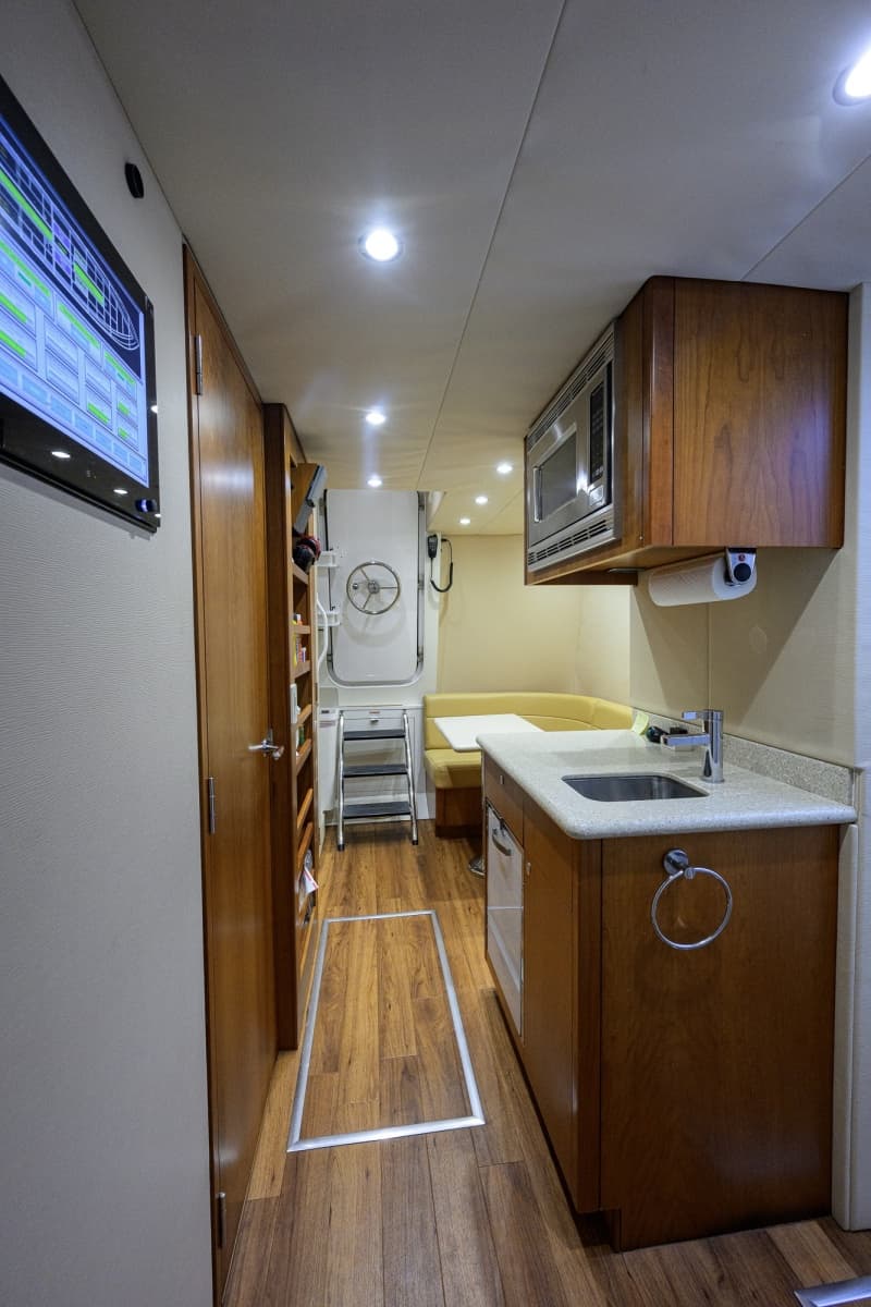 2013 Hatteras 80 Motor Yacht - Photo 136