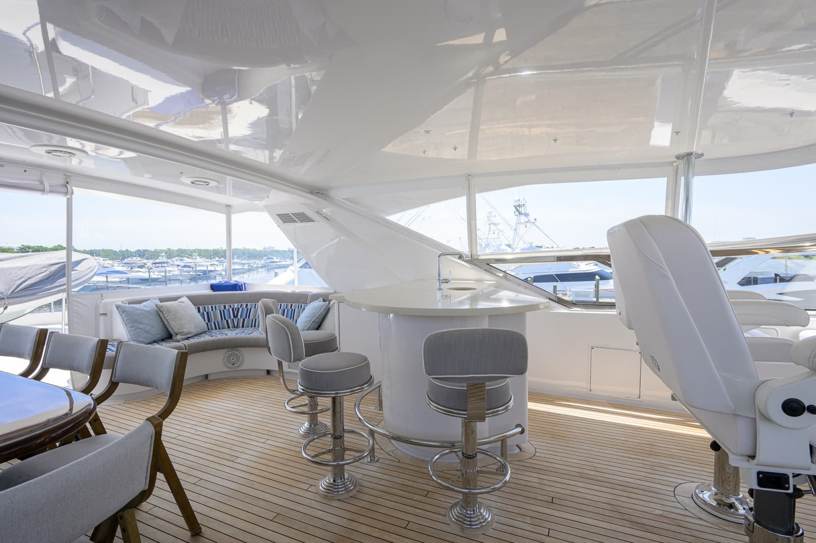 2013 Hatteras 80 Motor Yacht - Photo 119
