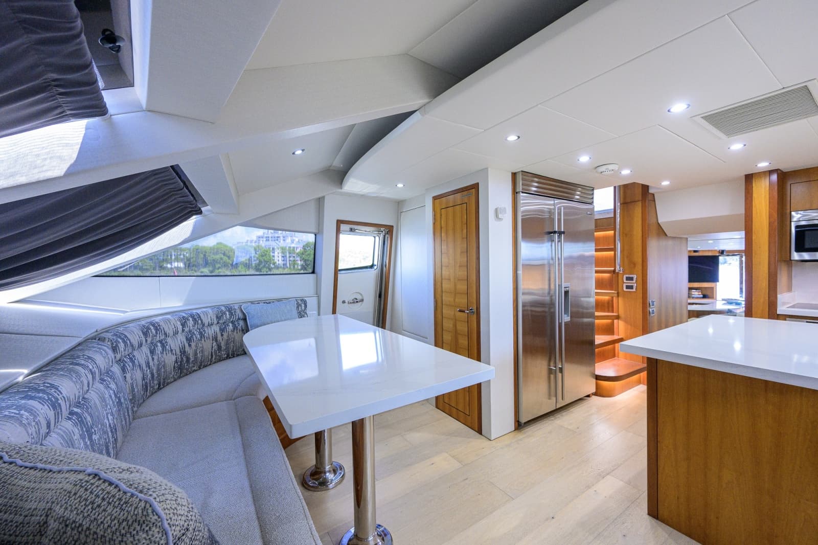 2013 Hatteras 80 Motor Yacht - Photo 36