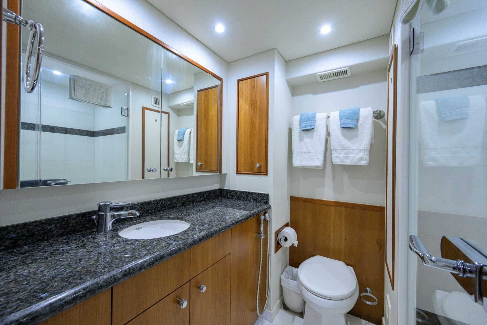 2013 Hatteras 80 Motor Yacht - Photo 78