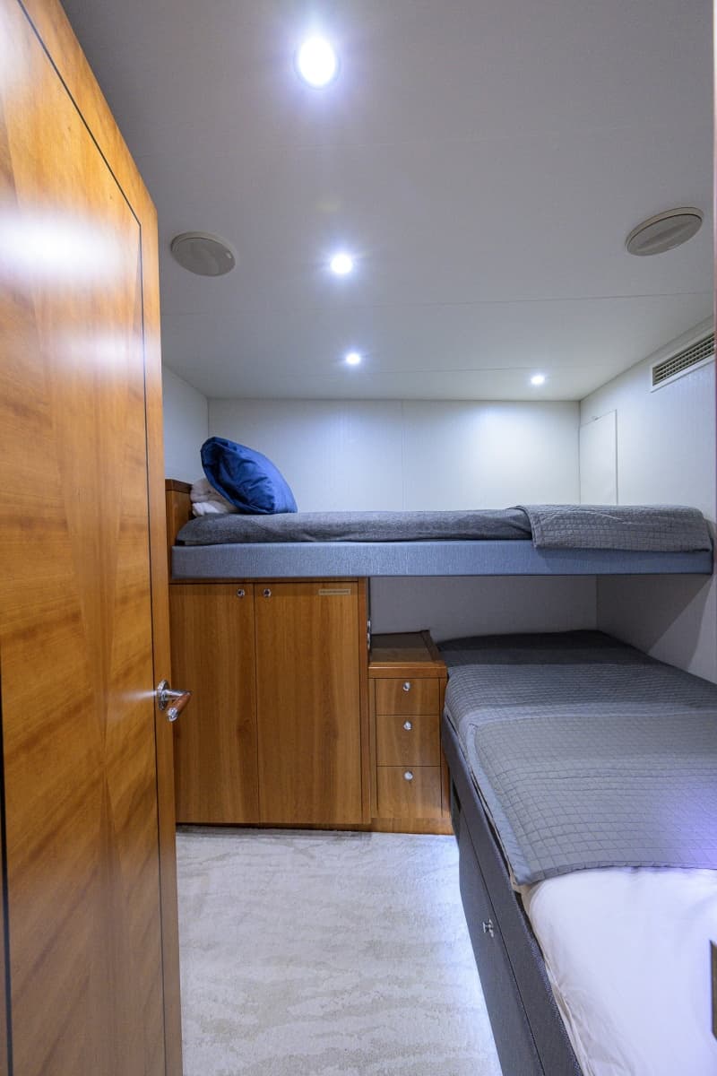 2013 Hatteras 80 Motor Yacht - Photo 80