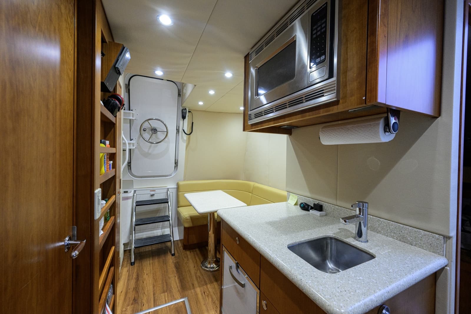 2013 Hatteras 80 Motor Yacht - Photo 137