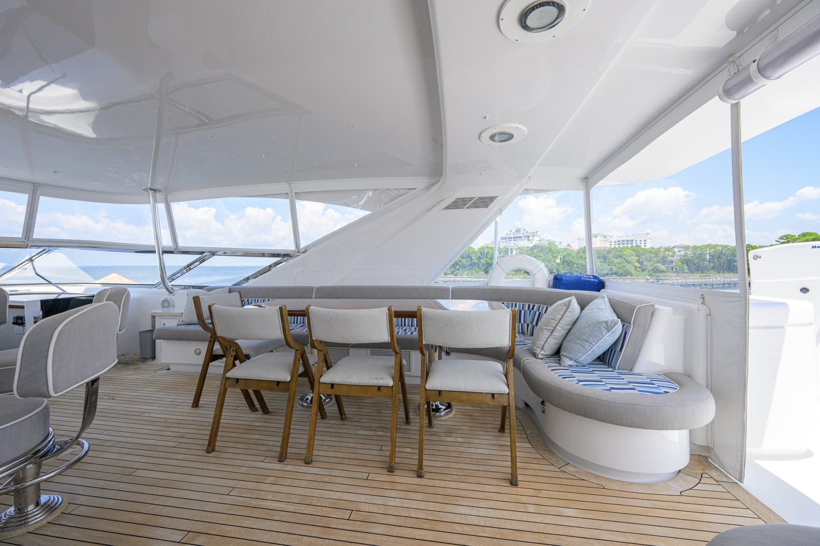 2013 Hatteras 80 Motor Yacht - Photo 114
