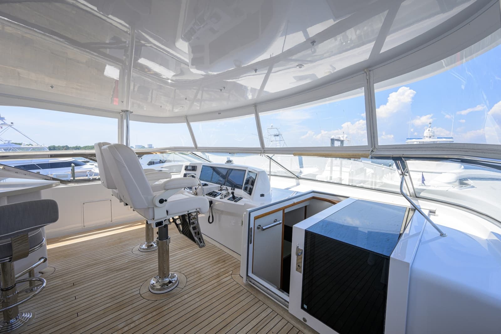 2013 Hatteras 80 Motor Yacht - Photo 123