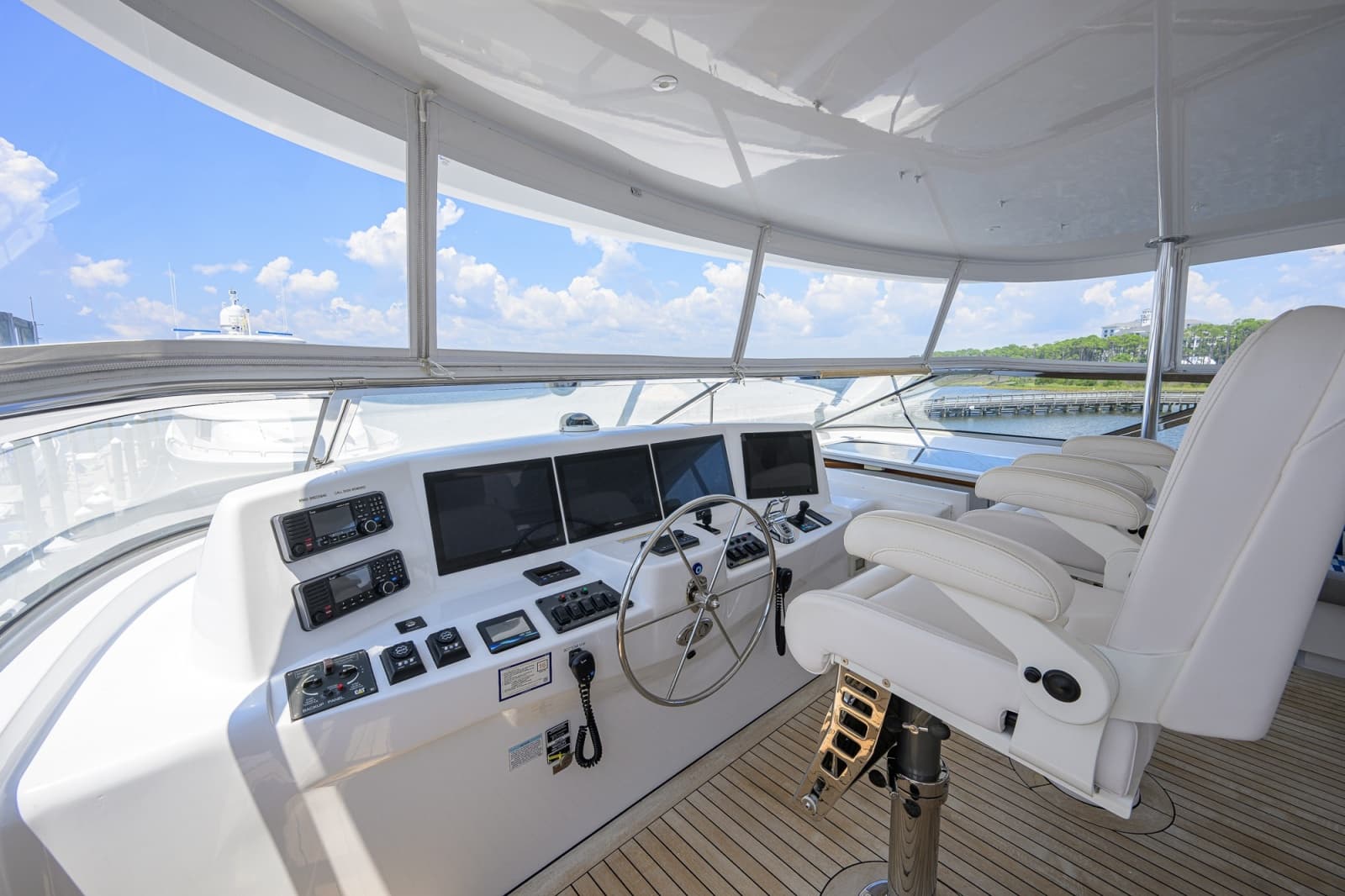 2013 Hatteras 80 Motor Yacht - Photo 127