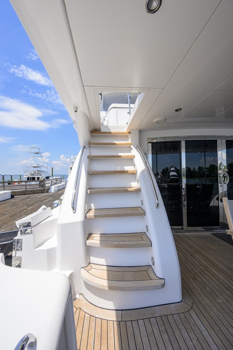 2013 Hatteras 80 Motor Yacht - Photo 103