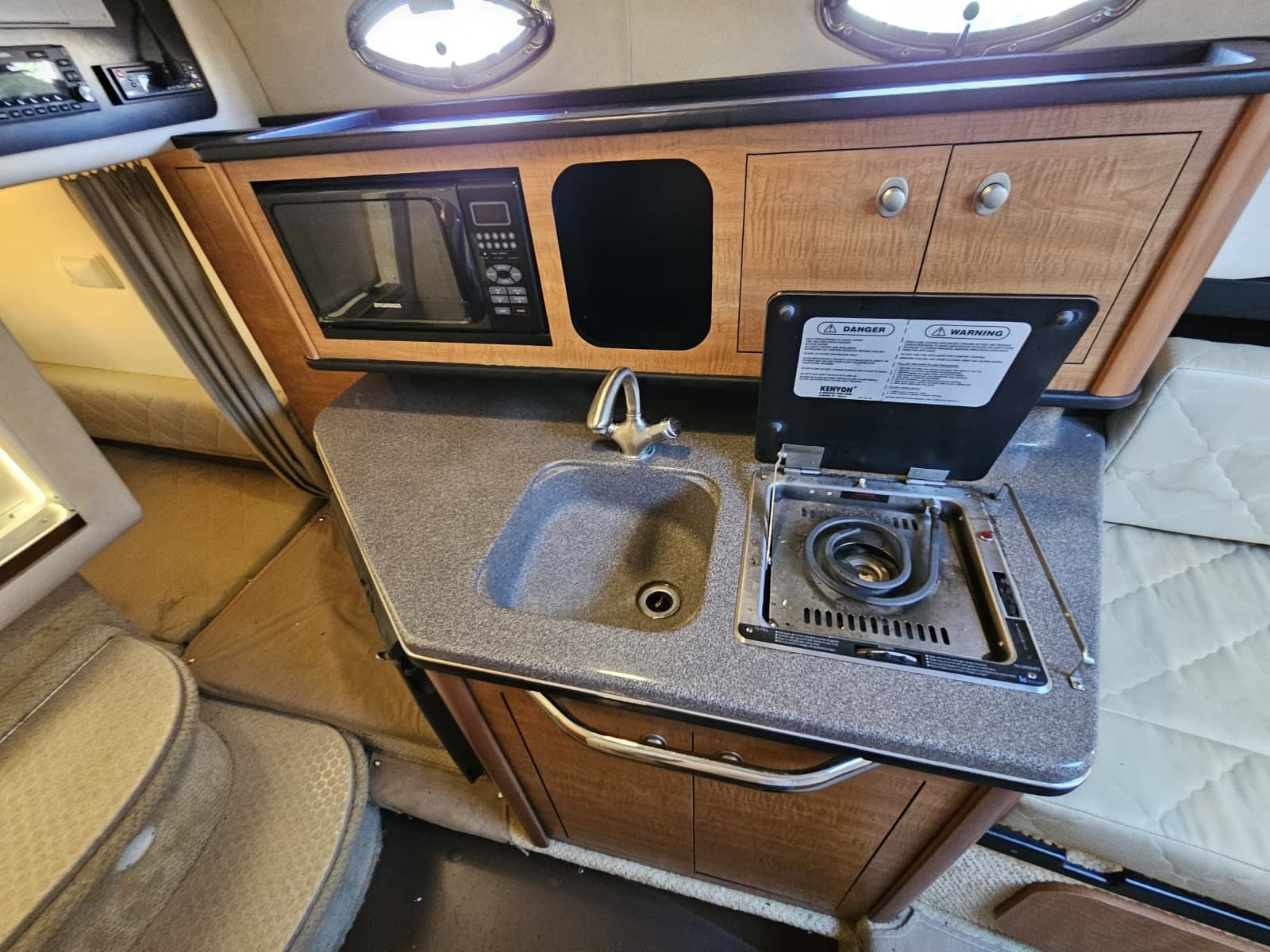 2006 Sea Ray 260 Sundancer - Photo 9