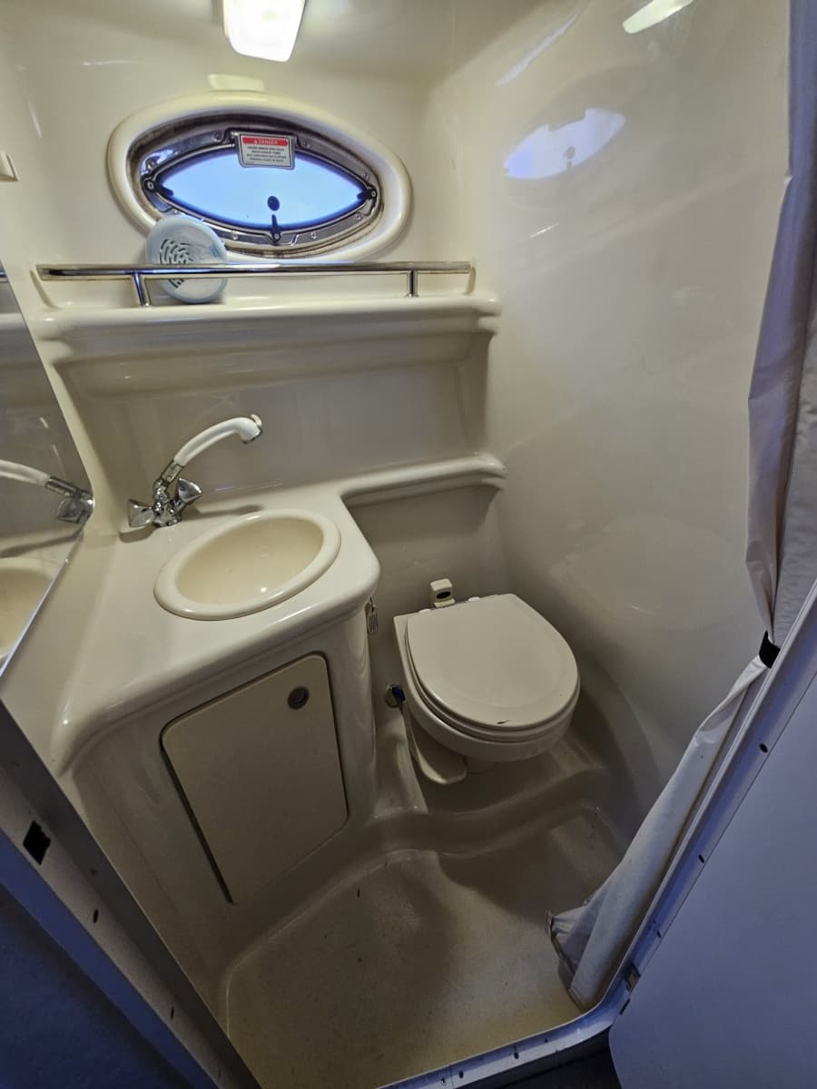 2006 Sea Ray 260 Sundancer - Photo 11