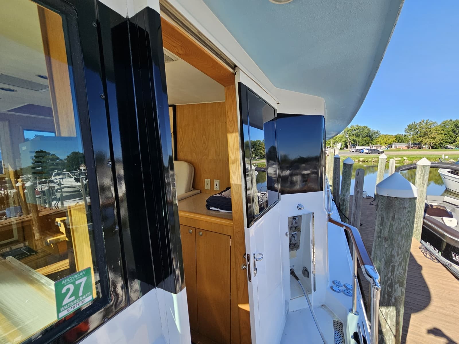 1991 Hatteras 70 Cockpit Motor Yacht - Photo 14