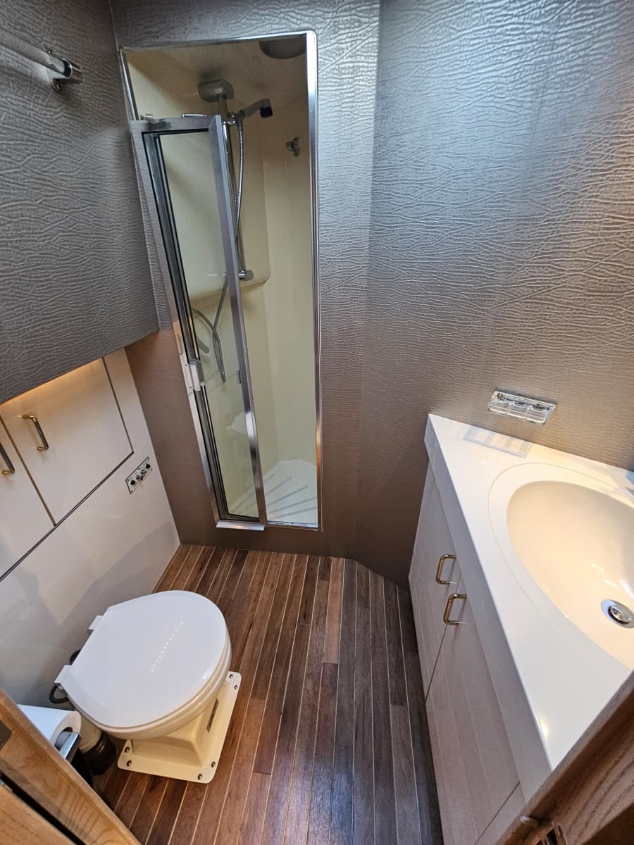 1991 Hatteras 70 Cockpit Motor Yacht - Photo 35