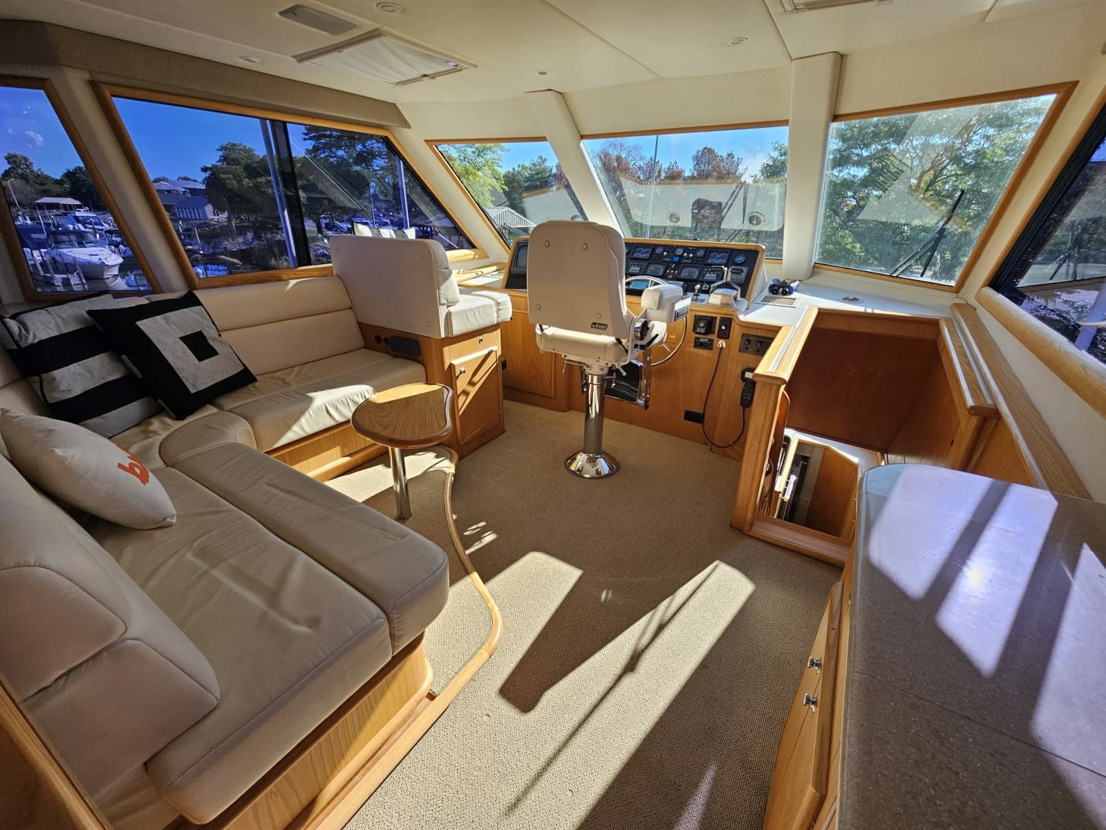 1991 Hatteras 70 Cockpit Motor Yacht - Photo 18