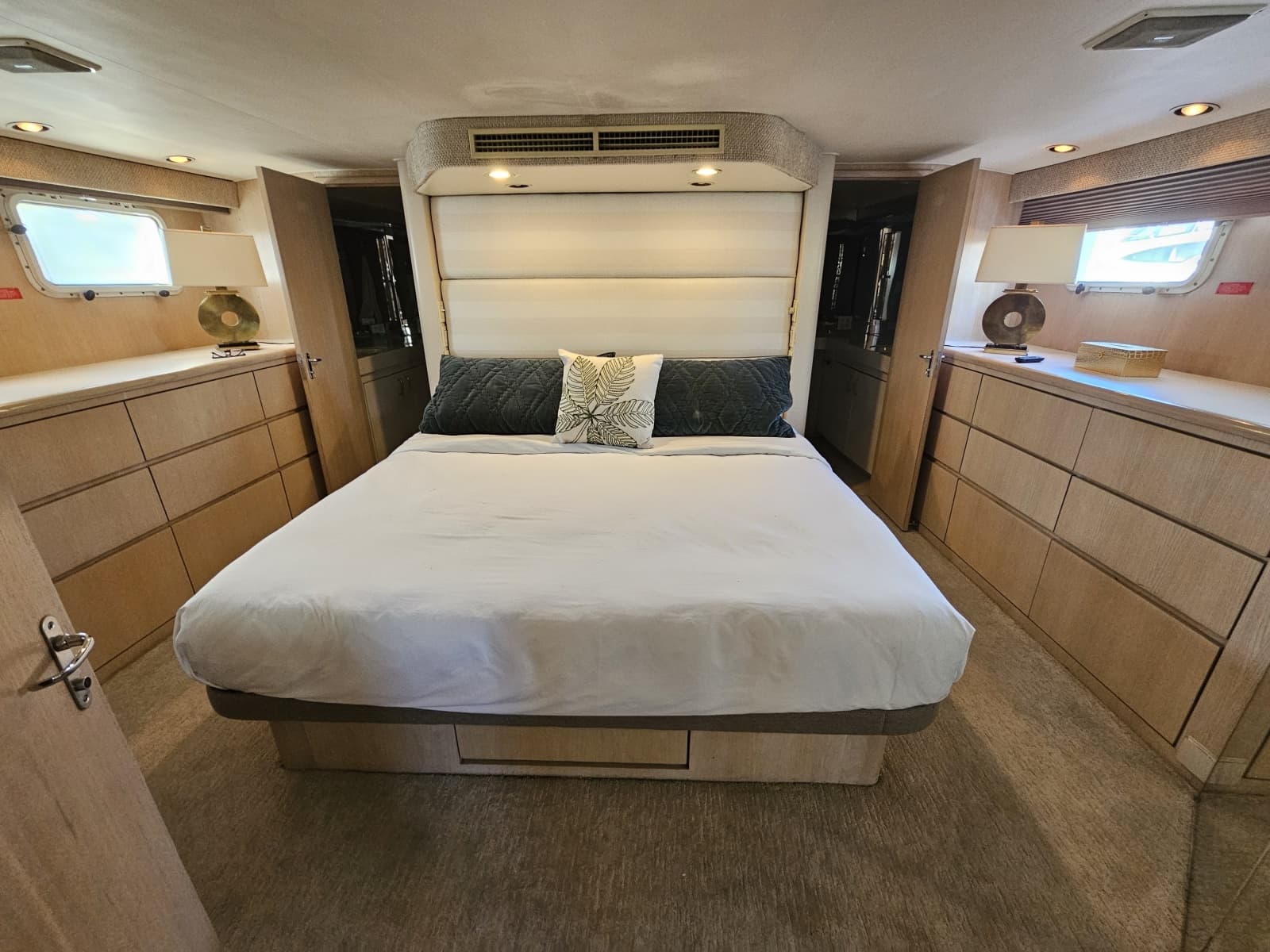 1991 Hatteras 70 Cockpit Motor Yacht - Photo 40