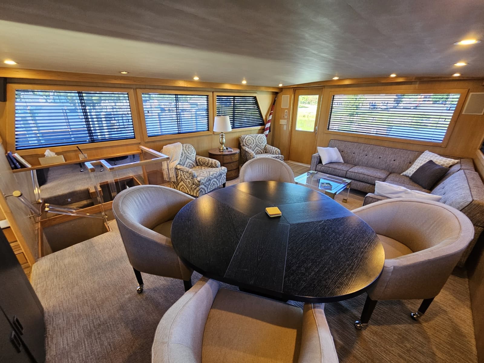 1991 Hatteras 70 Cockpit Motor Yacht - Photo 27
