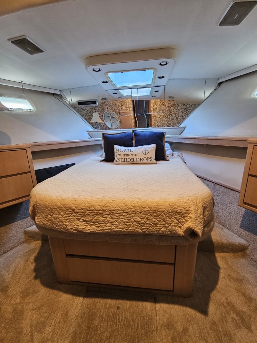 1991 Hatteras 70 Cockpit Motor Yacht - Photo 32