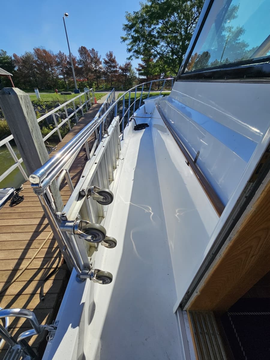 1991 Hatteras 70 Cockpit Motor Yacht - Photo 13