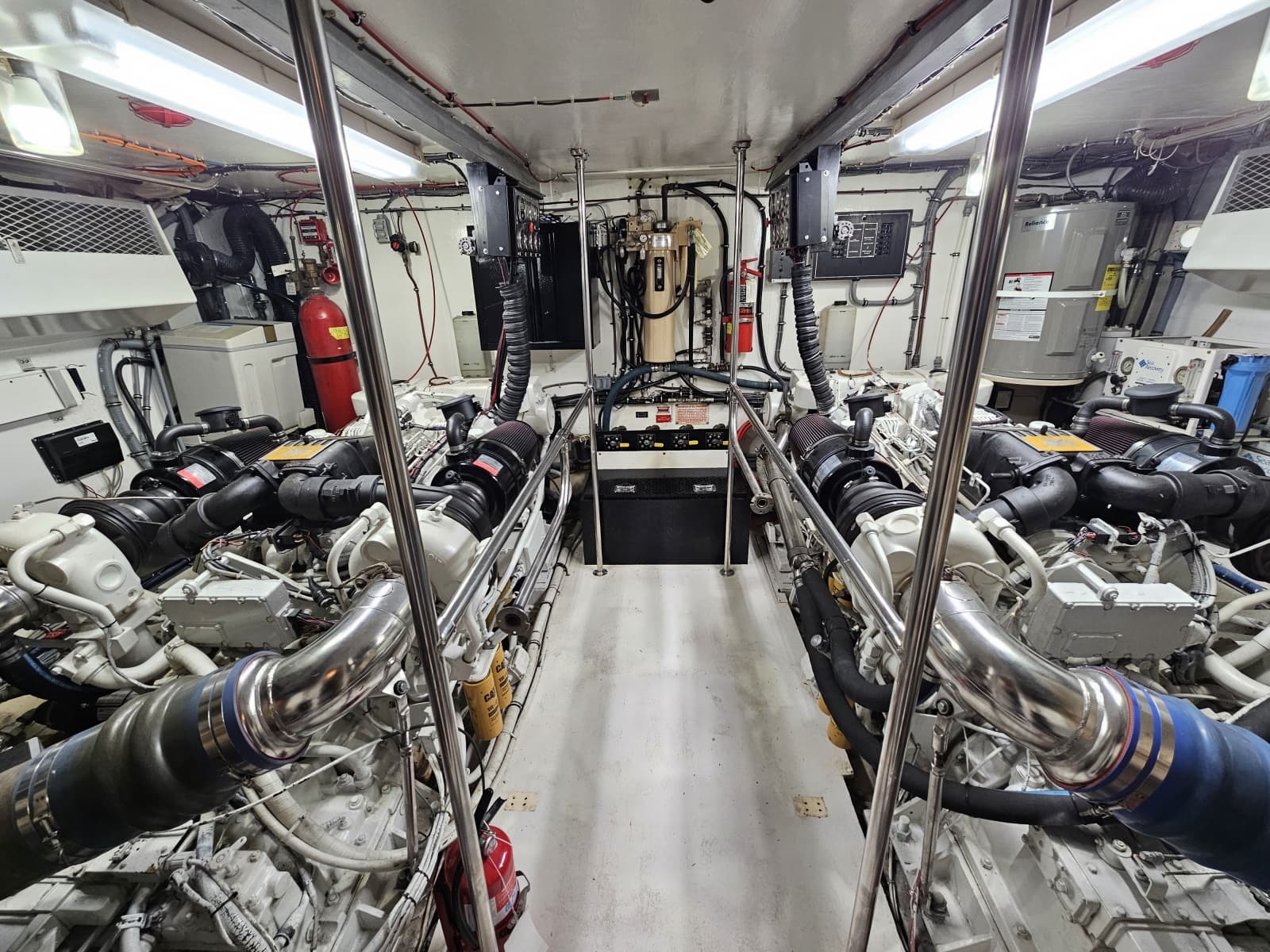 1991 Hatteras 70 Cockpit Motor Yacht - Photo 45