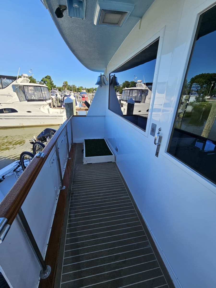 1991 Hatteras 70 Cockpit Motor Yacht - Photo 10