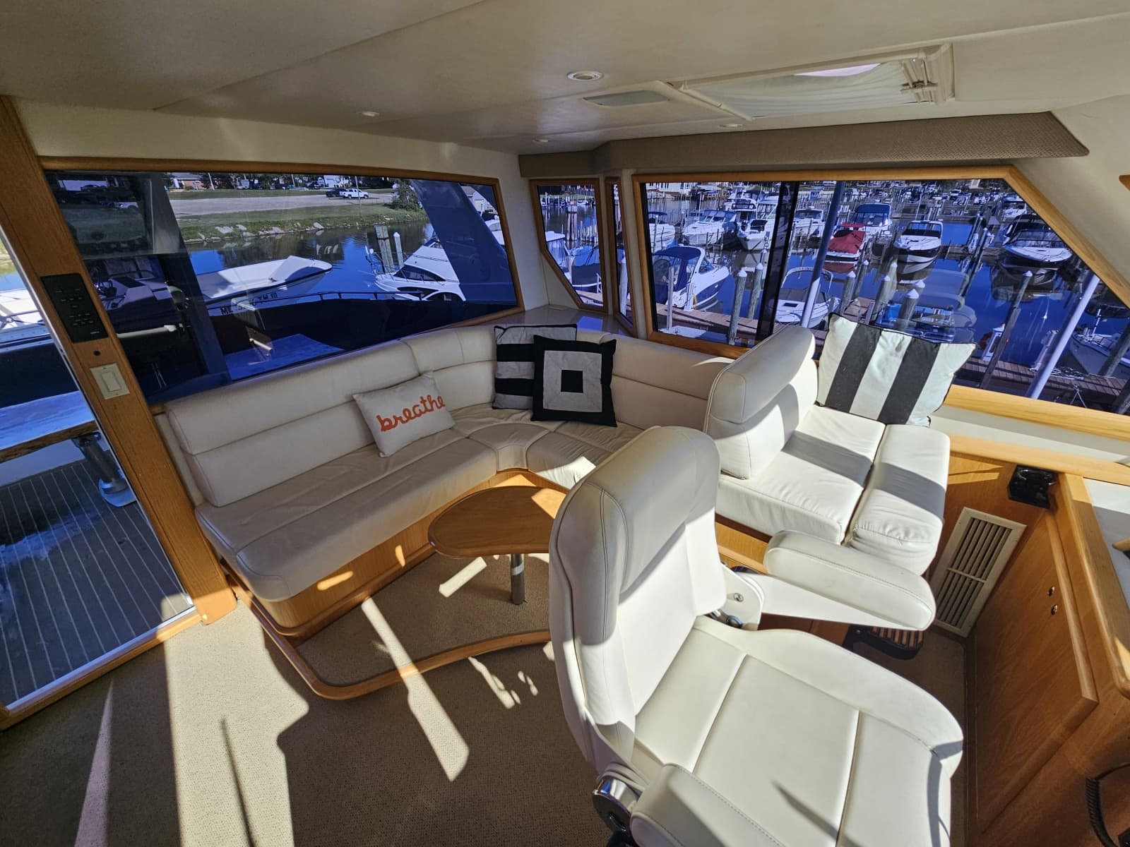 1991 Hatteras 70 Cockpit Motor Yacht - Photo 17