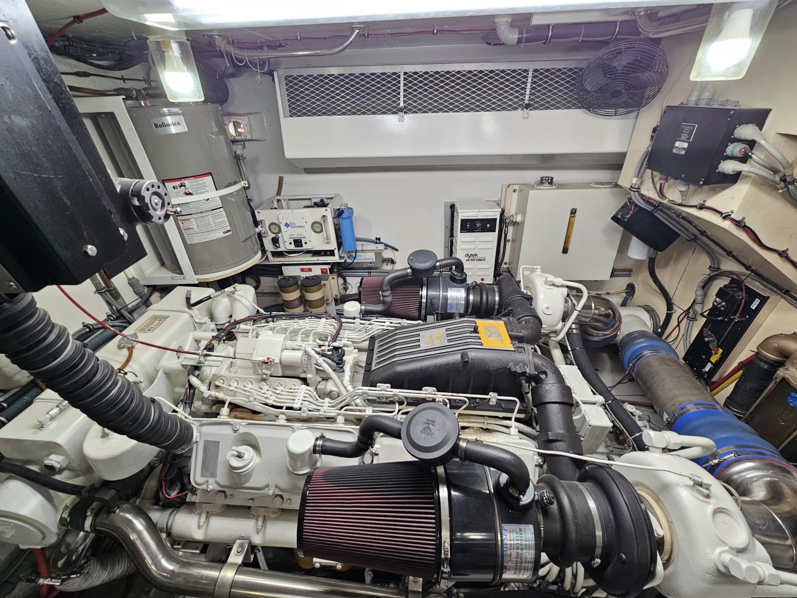 1991 Hatteras 70 Cockpit Motor Yacht - Photo 47