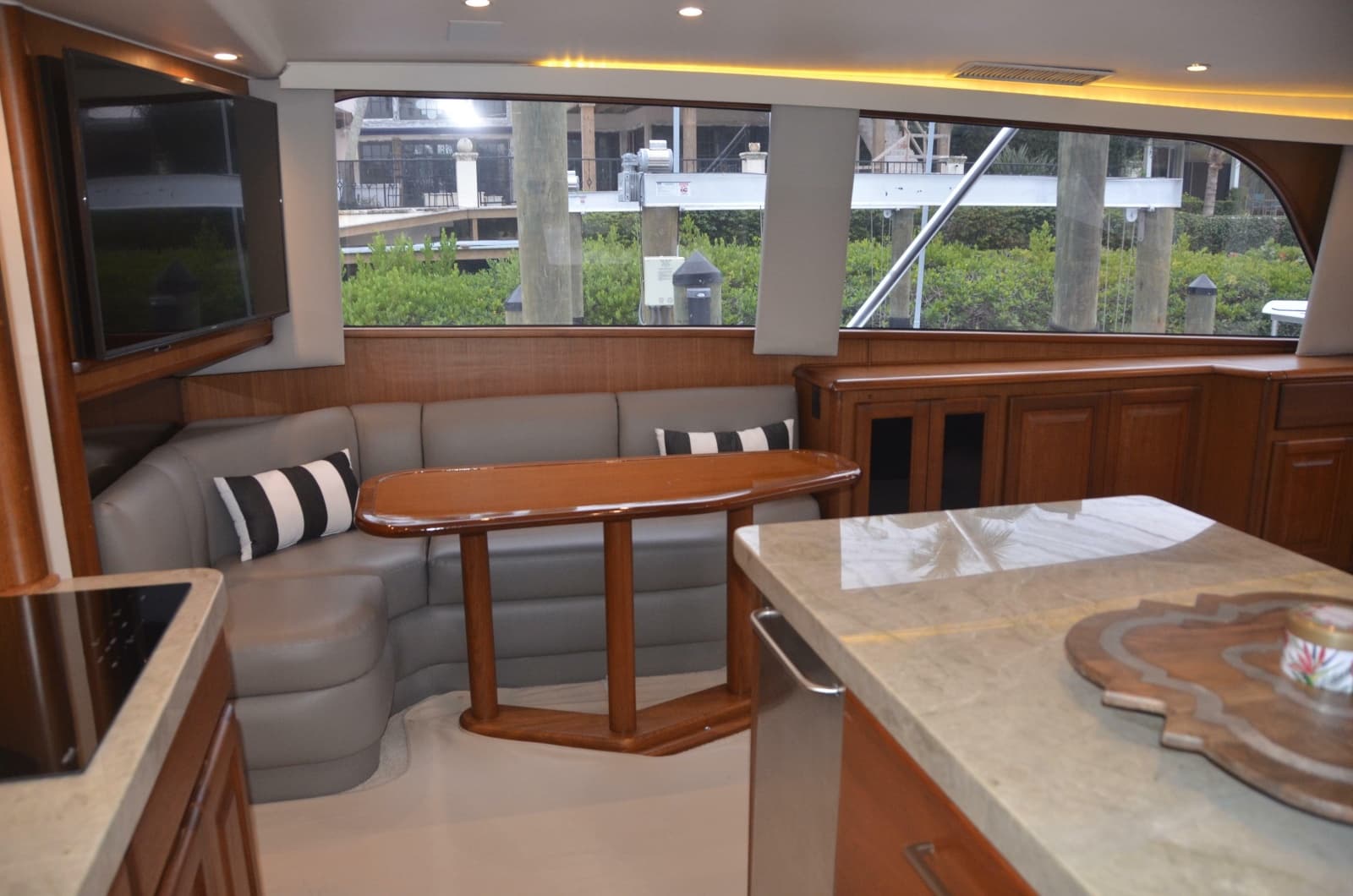 1997 Viking 58 Convertible - Photo 25