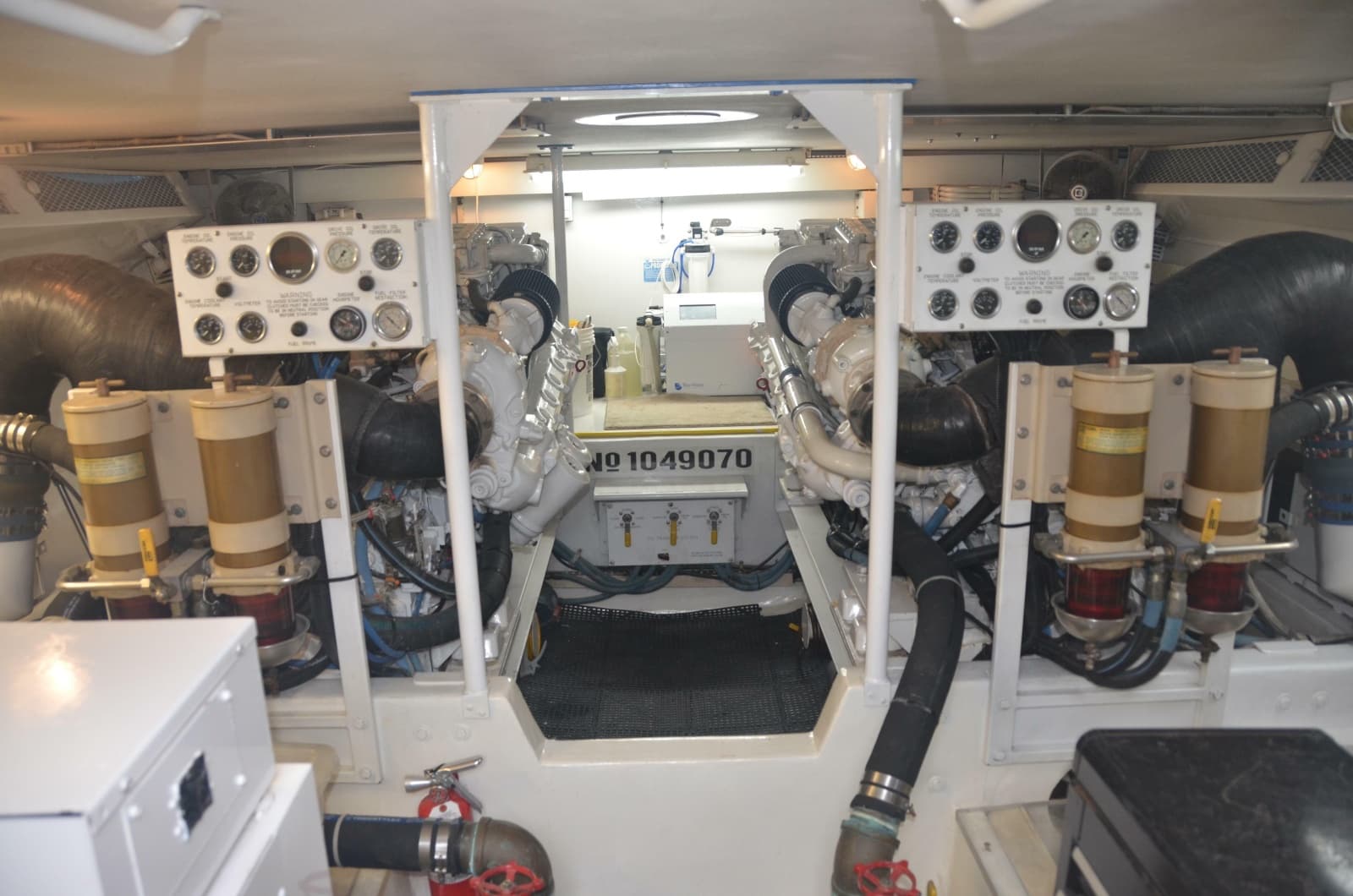 1997 Viking 58 Convertible - Photo 51