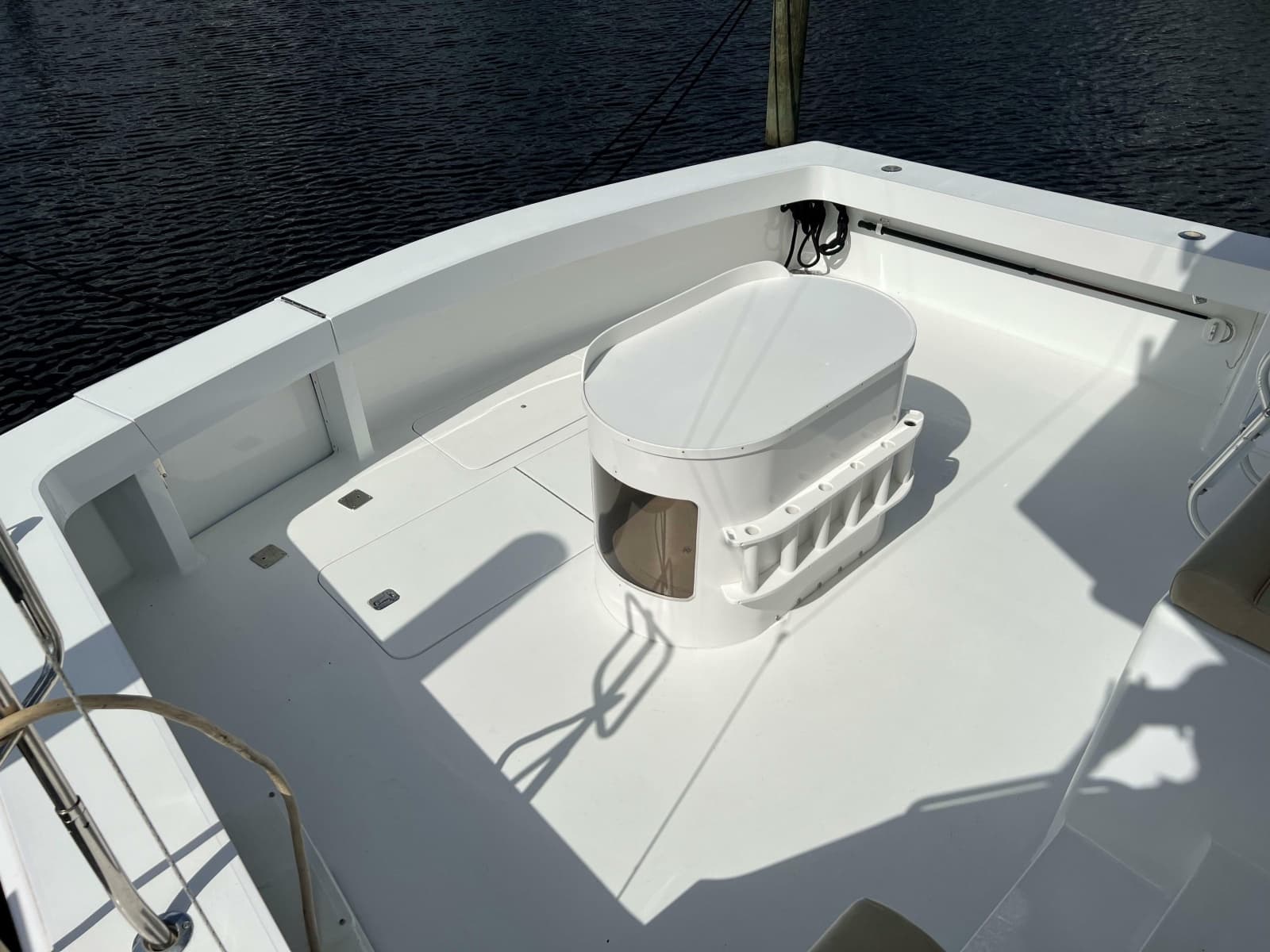 1997 Viking 58 Convertible - Photo 9