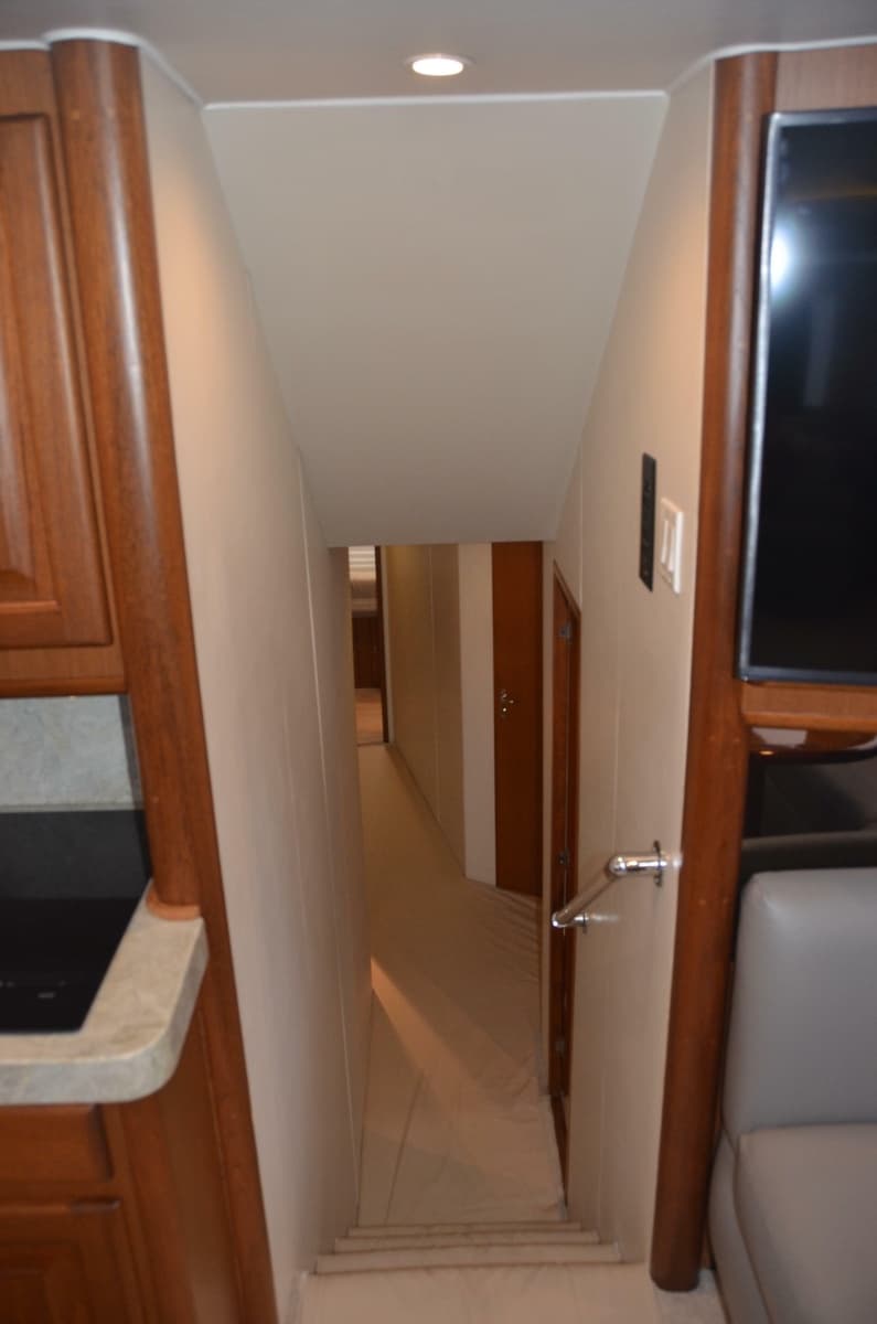 1997 Viking 58 Convertible - Photo 28