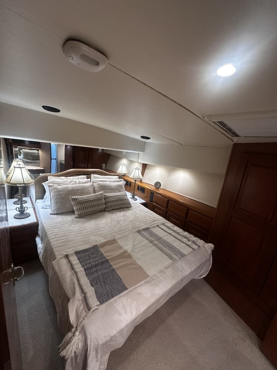 1997 Viking 58 Convertible - Photo 29